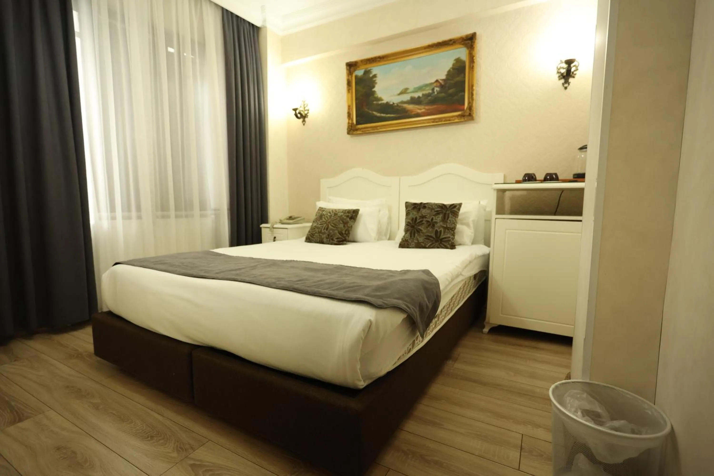 Photo of the whole room, Bed in Asmali Hotel