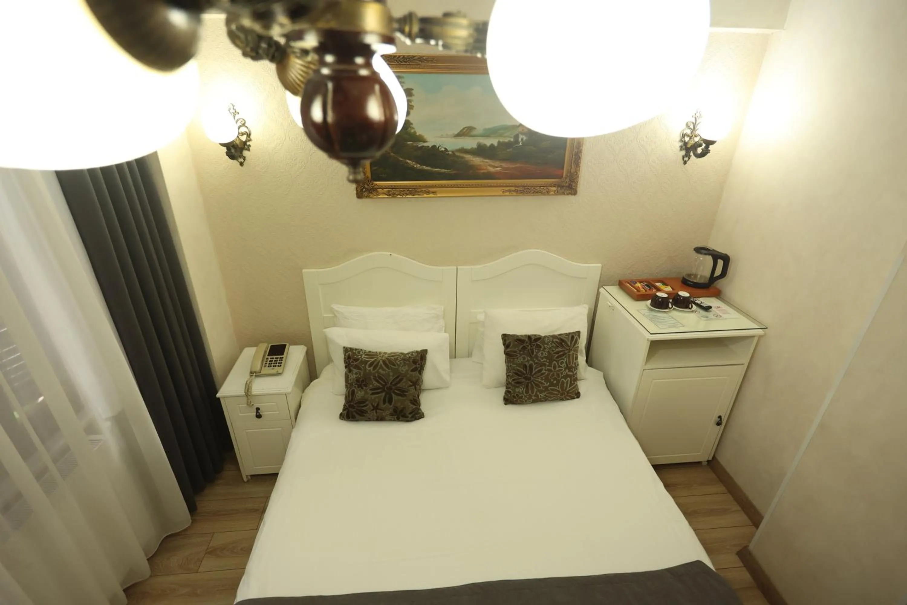 Photo of the whole room, Bed in Asmali Hotel