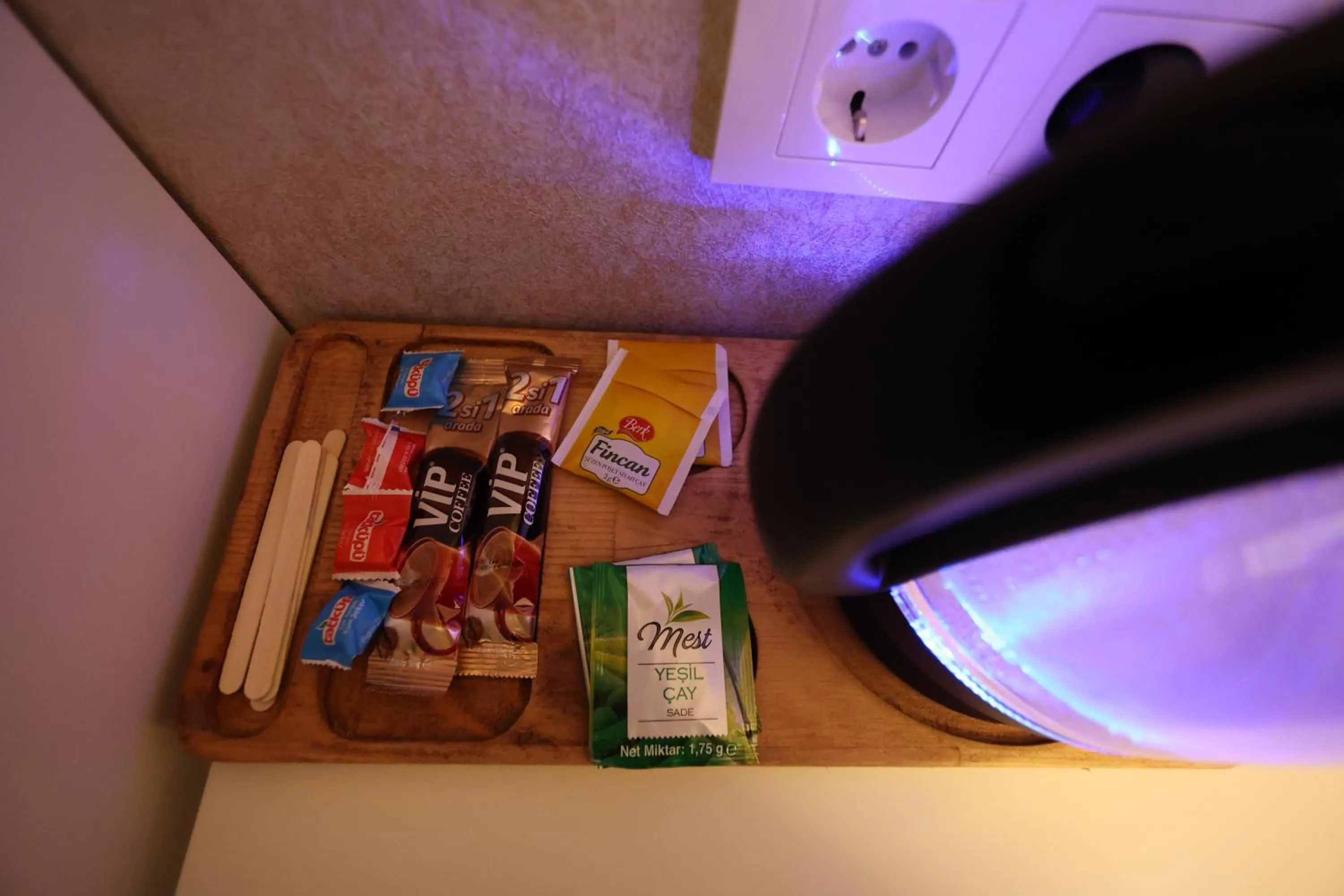 Coffee/tea facilities in Asmali Hotel