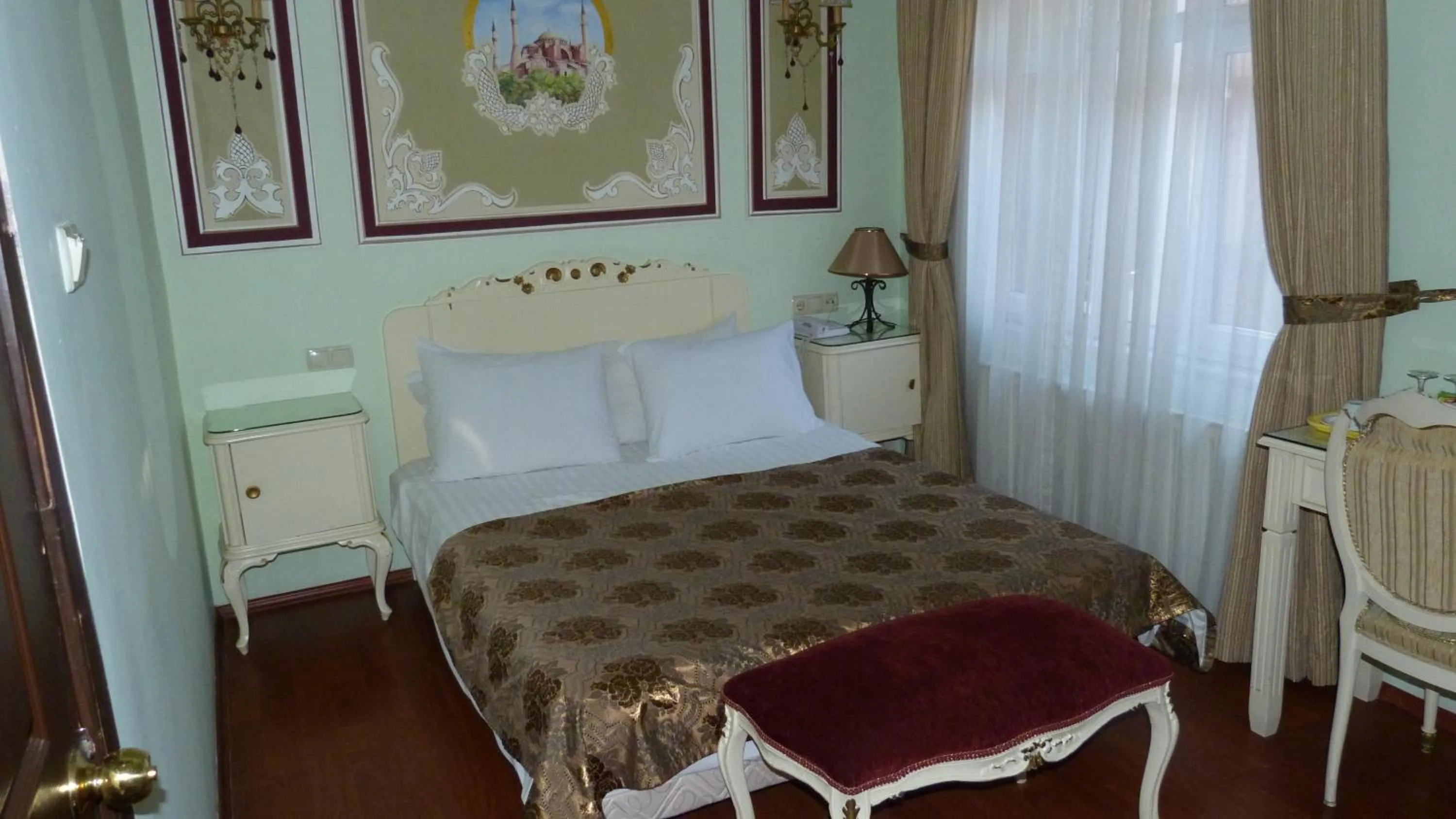 Bedroom, Bed in Asmali Hotel