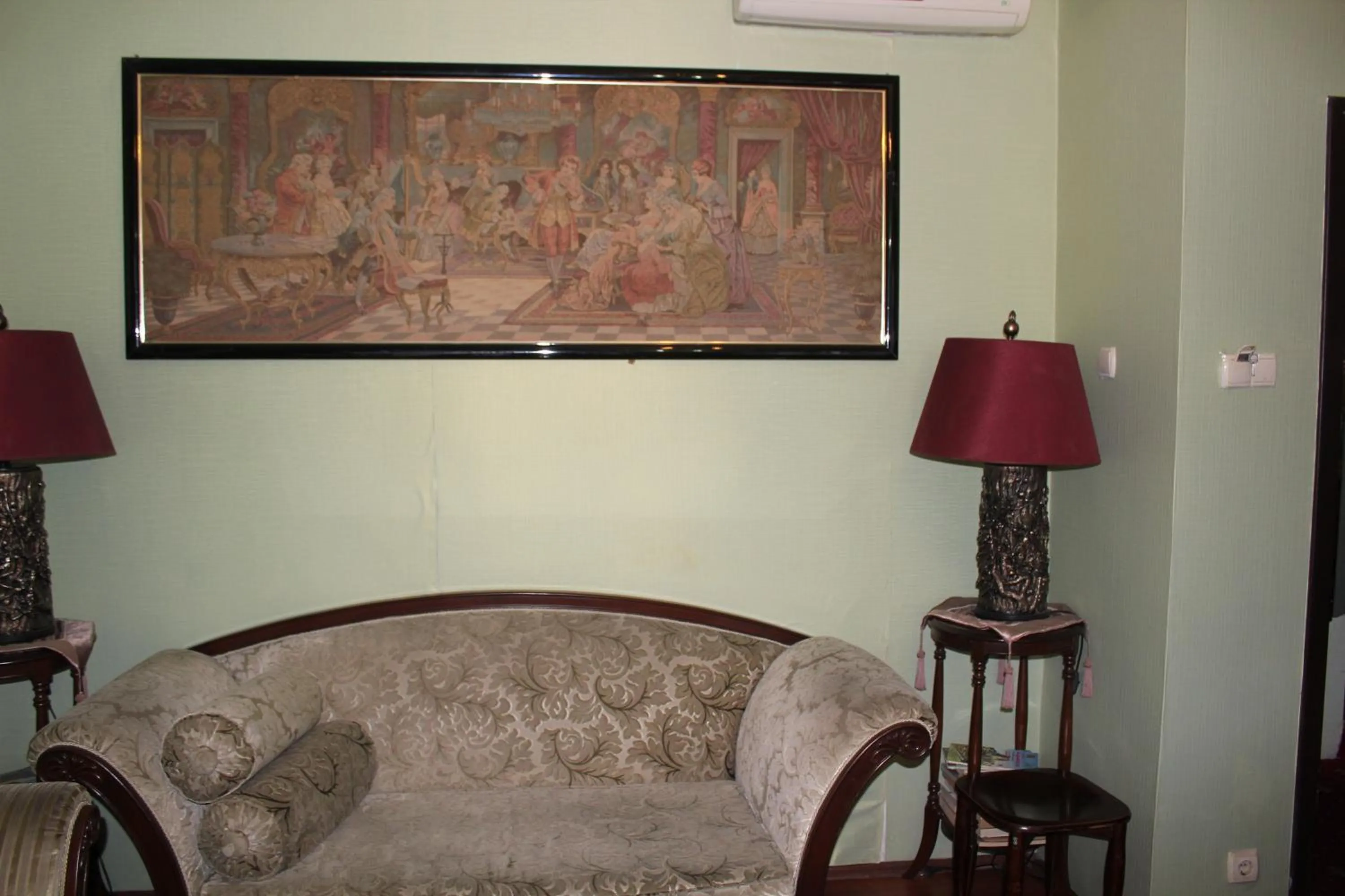 Lobby or reception in Asmali Hotel