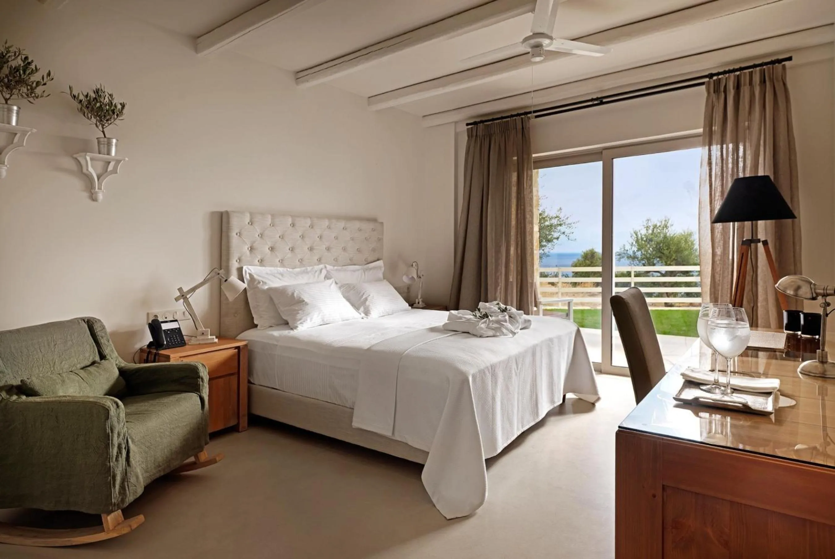 Photo of the whole room, Bed in Camvillia Resort Messinia