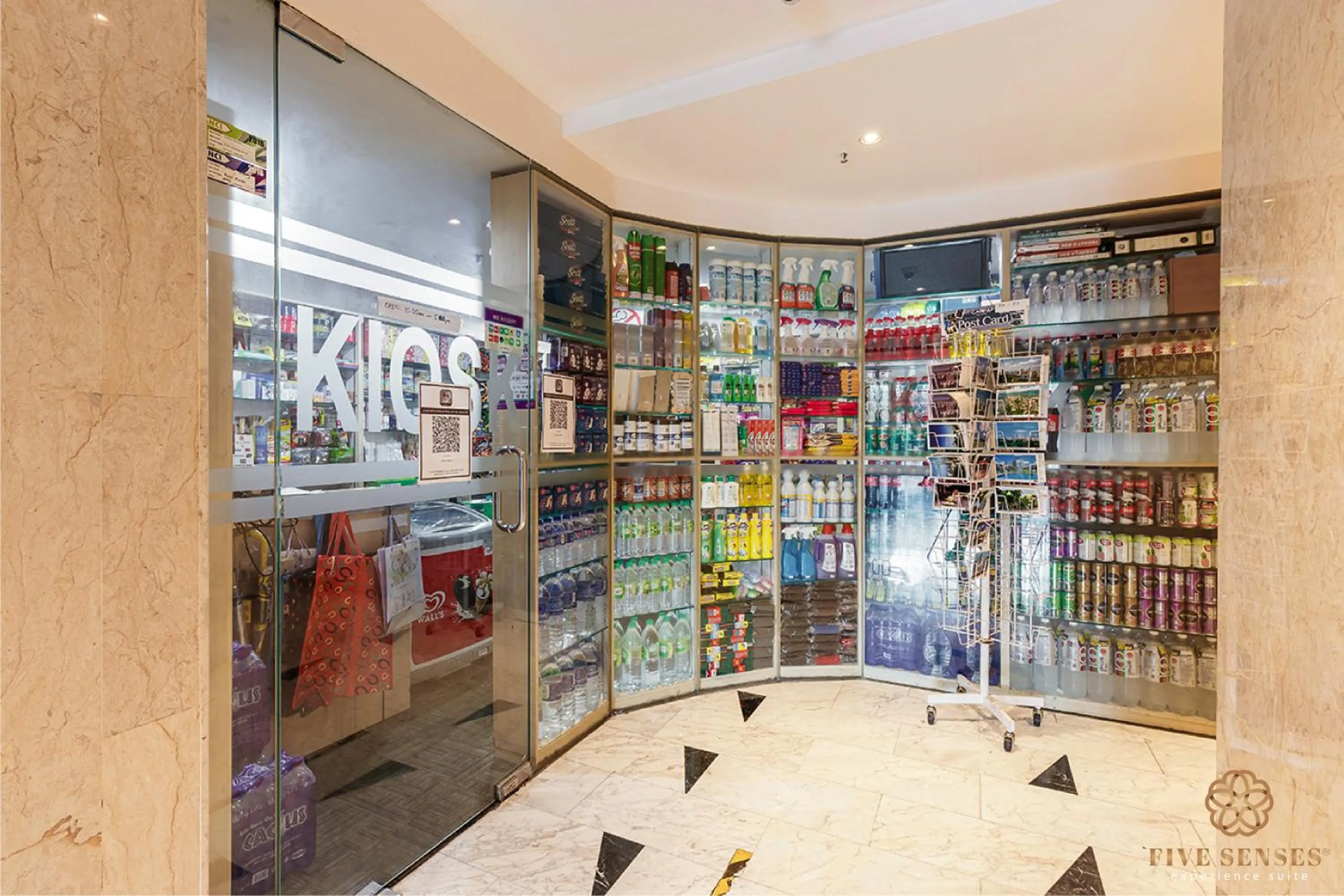 On-site shops in Dua Sentral Kuala Lumpur, Roam