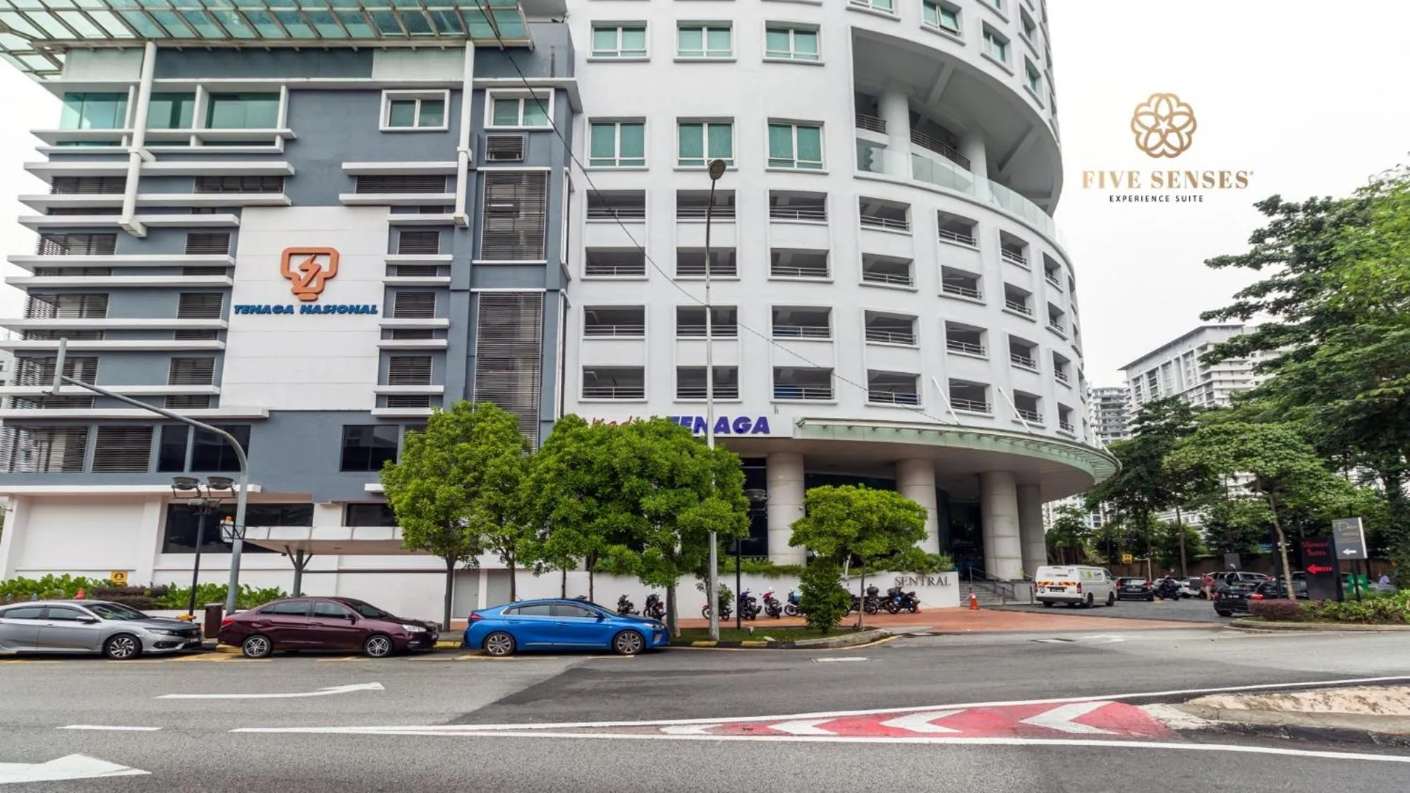 Property building in Dua Sentral Kuala Lumpur, Roam