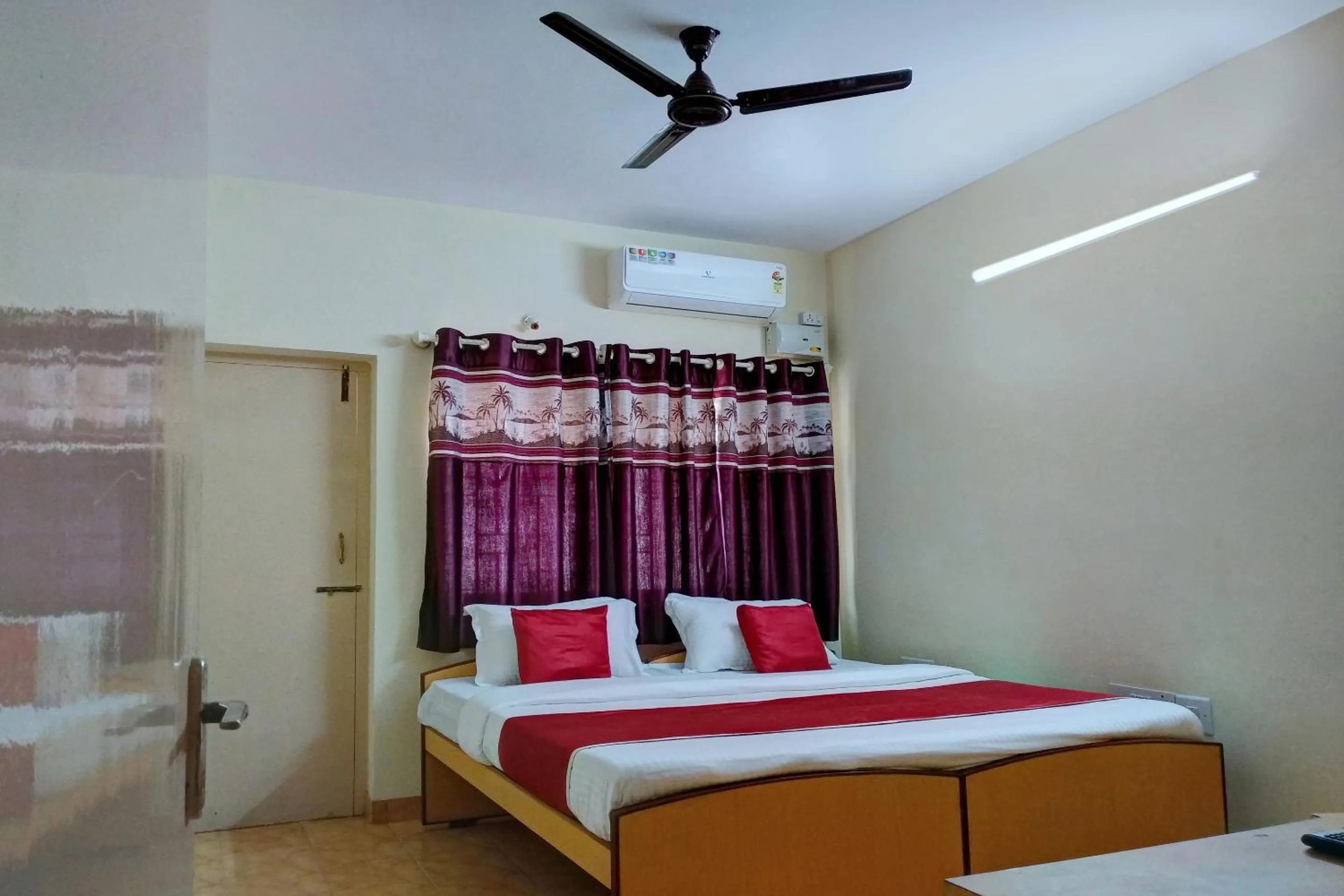 Bedroom, Bed in Super Hotel O Shree Mookambika Guest House Near Sri Someshwara Swami Temple