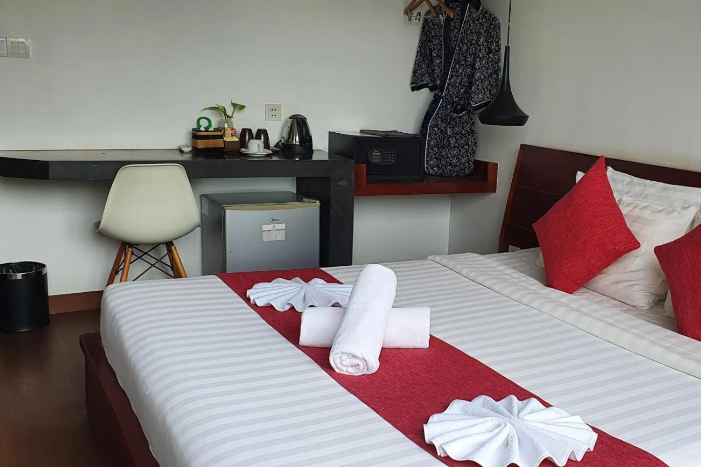 Photo of the whole room, Bed in Siem Reap Tevi Residence