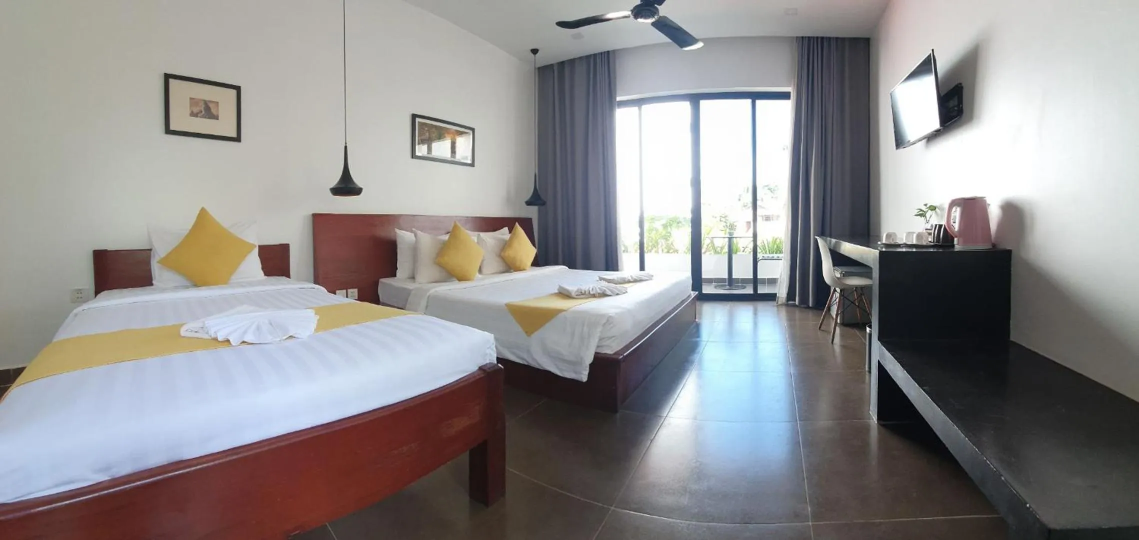 Photo of the whole room, Bed in Siem Reap Tevi Residence