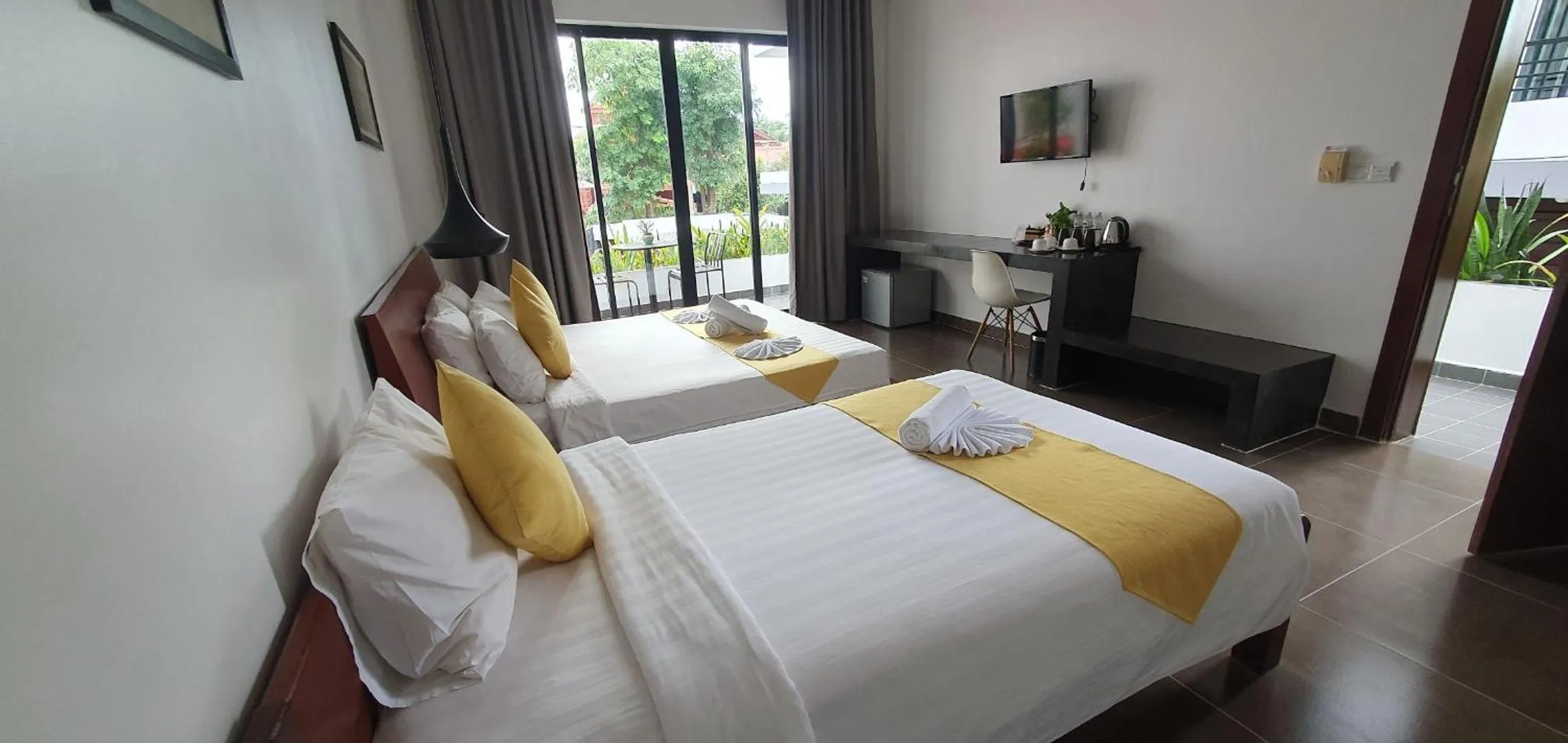 Photo of the whole room, Bed in Siem Reap Tevi Residence