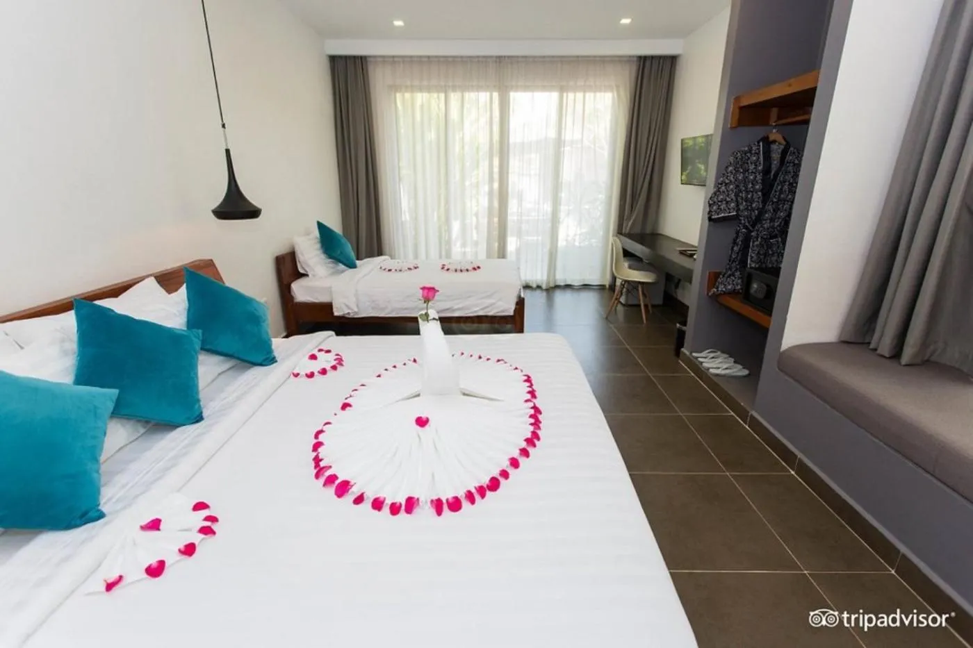 Photo of the whole room, Bed in Siem Reap Tevi Residence