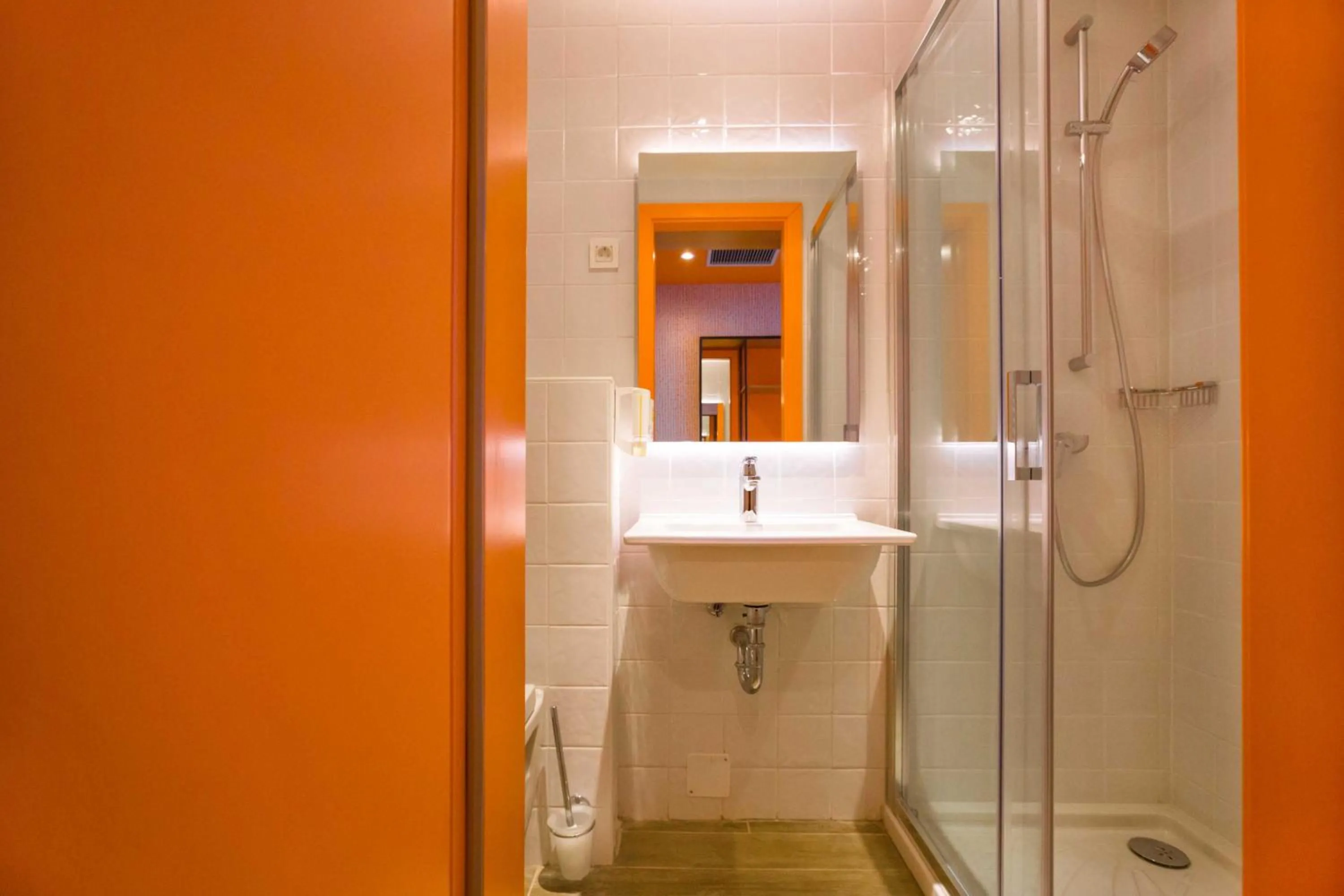 Bathroom in Hostel Link