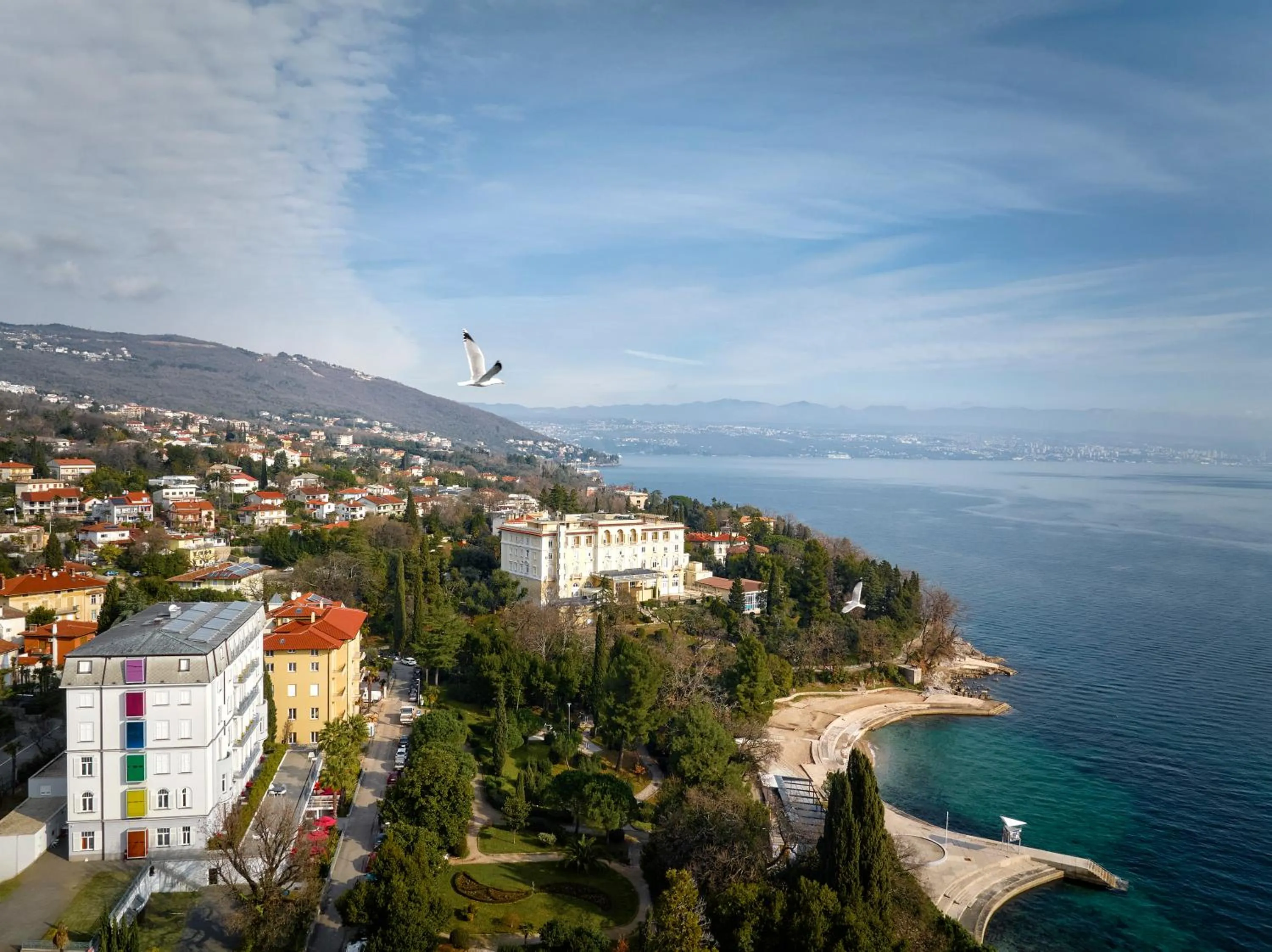 Property building in Hostel Link