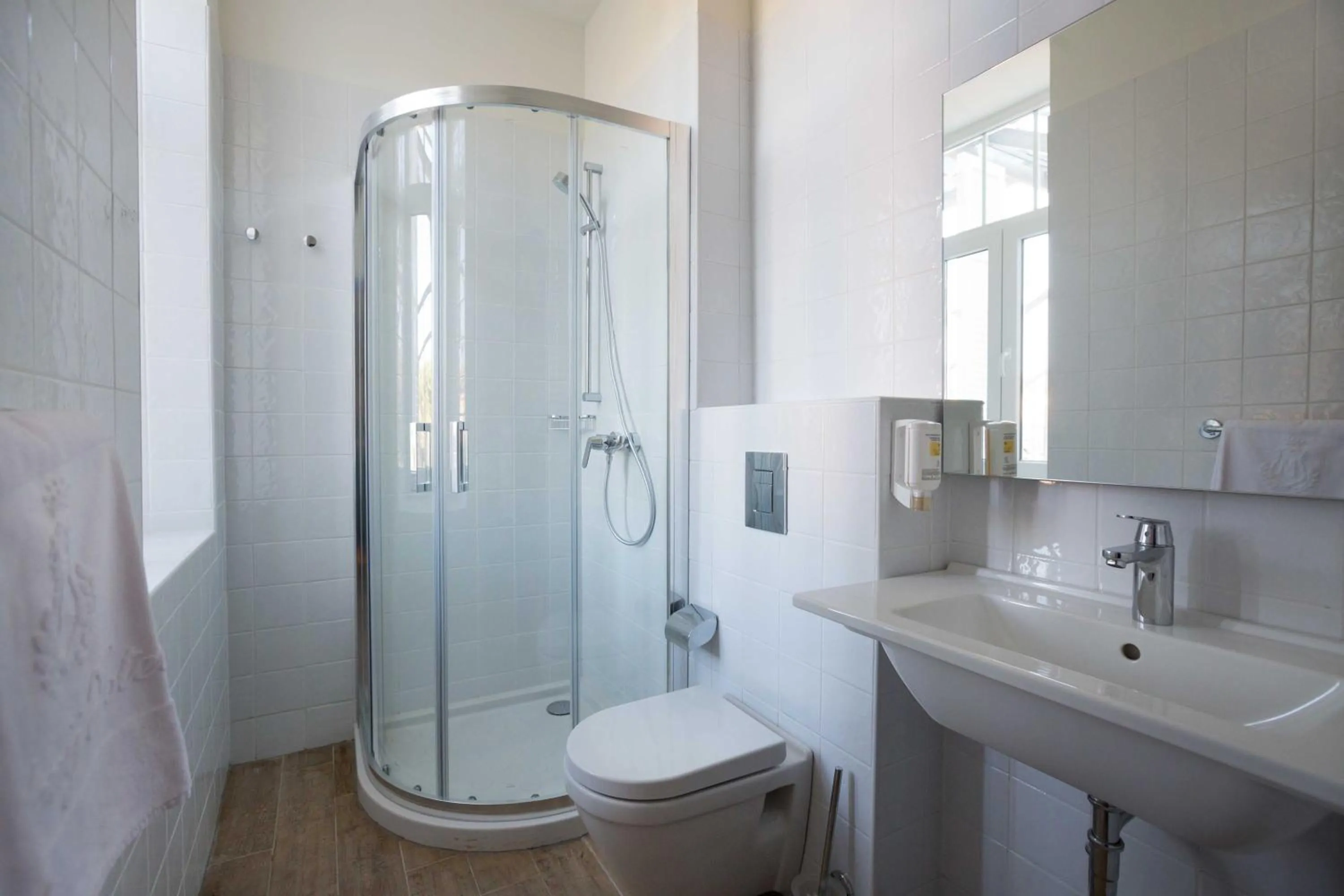 Bathroom in Hostel Link