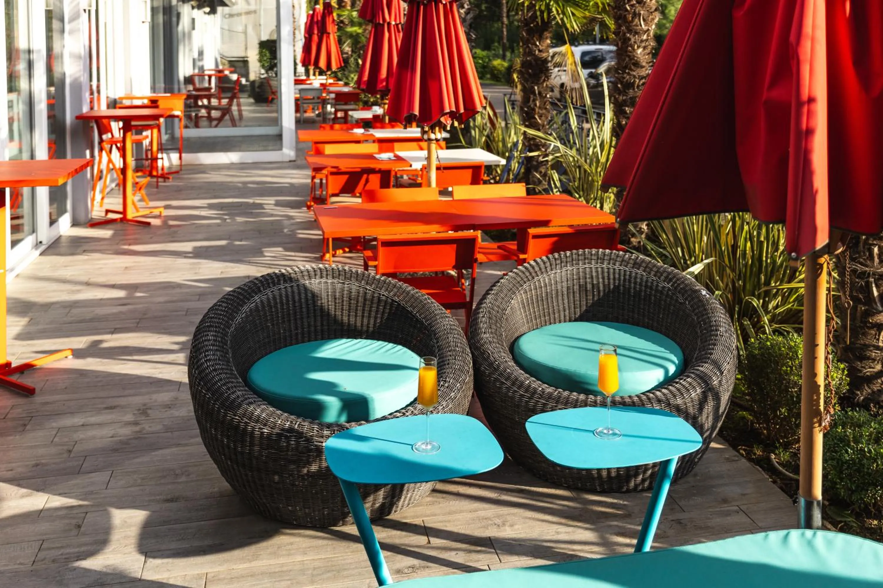 Restaurant/places to eat in Hostel Link