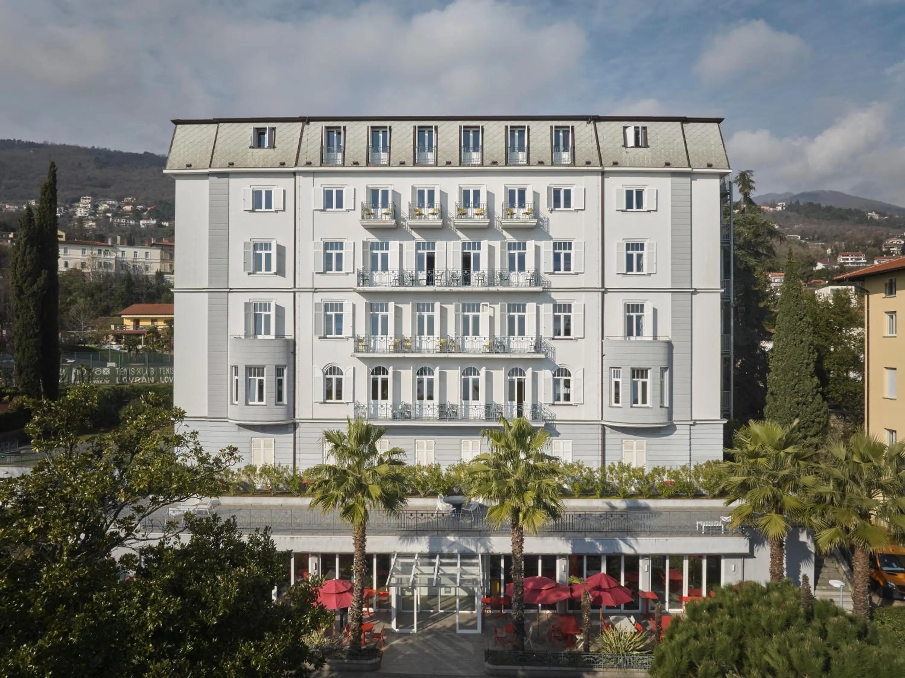 Property building in Hostel Link