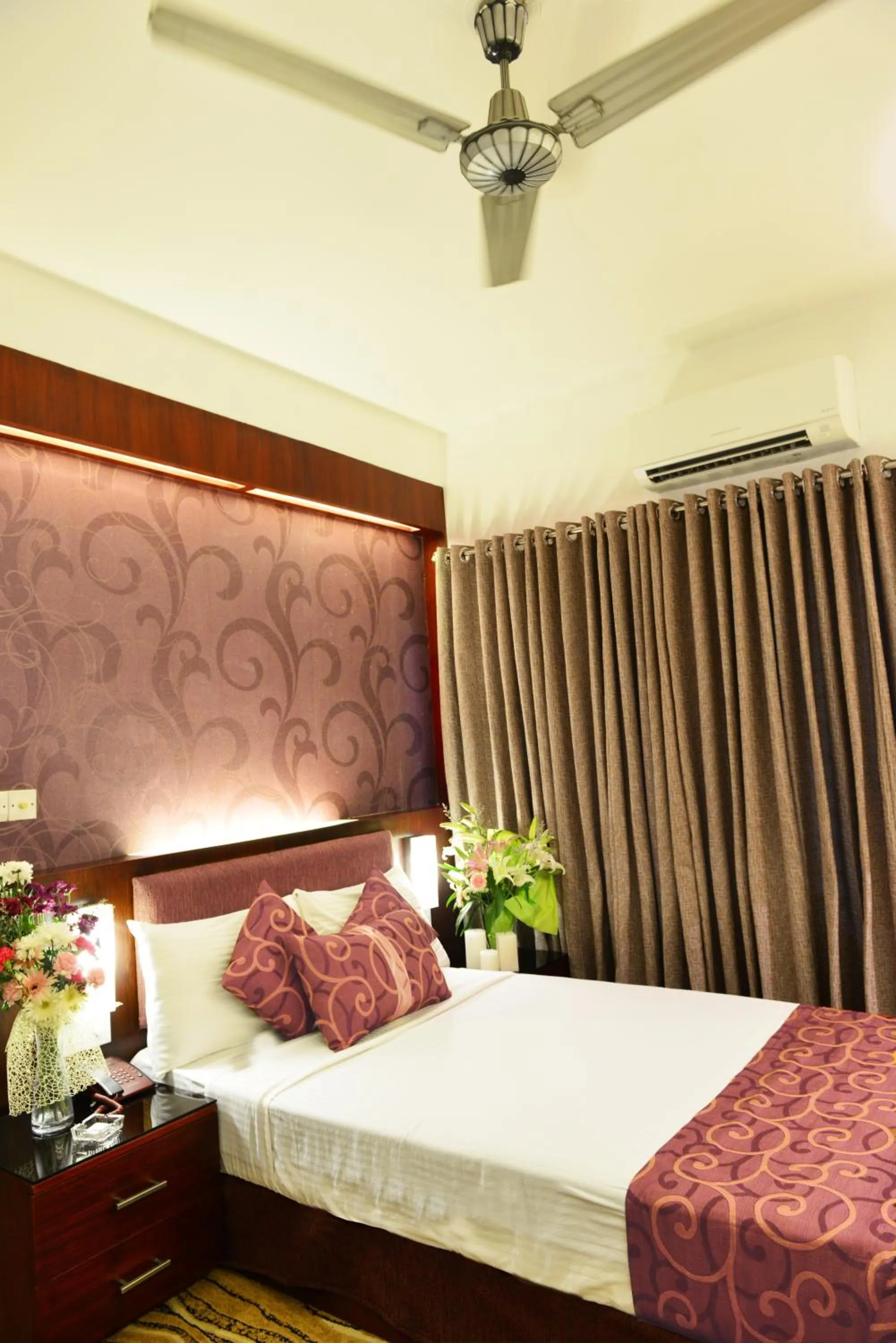 Bed in Amazon Lilly Lake View Residence