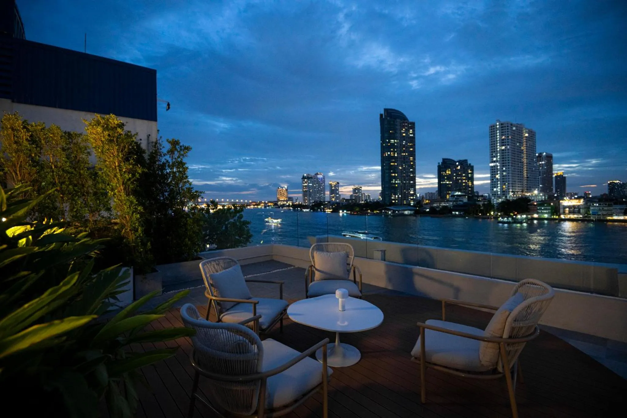 Lounge or bar in The Salil Hotel Riverside Bangkok