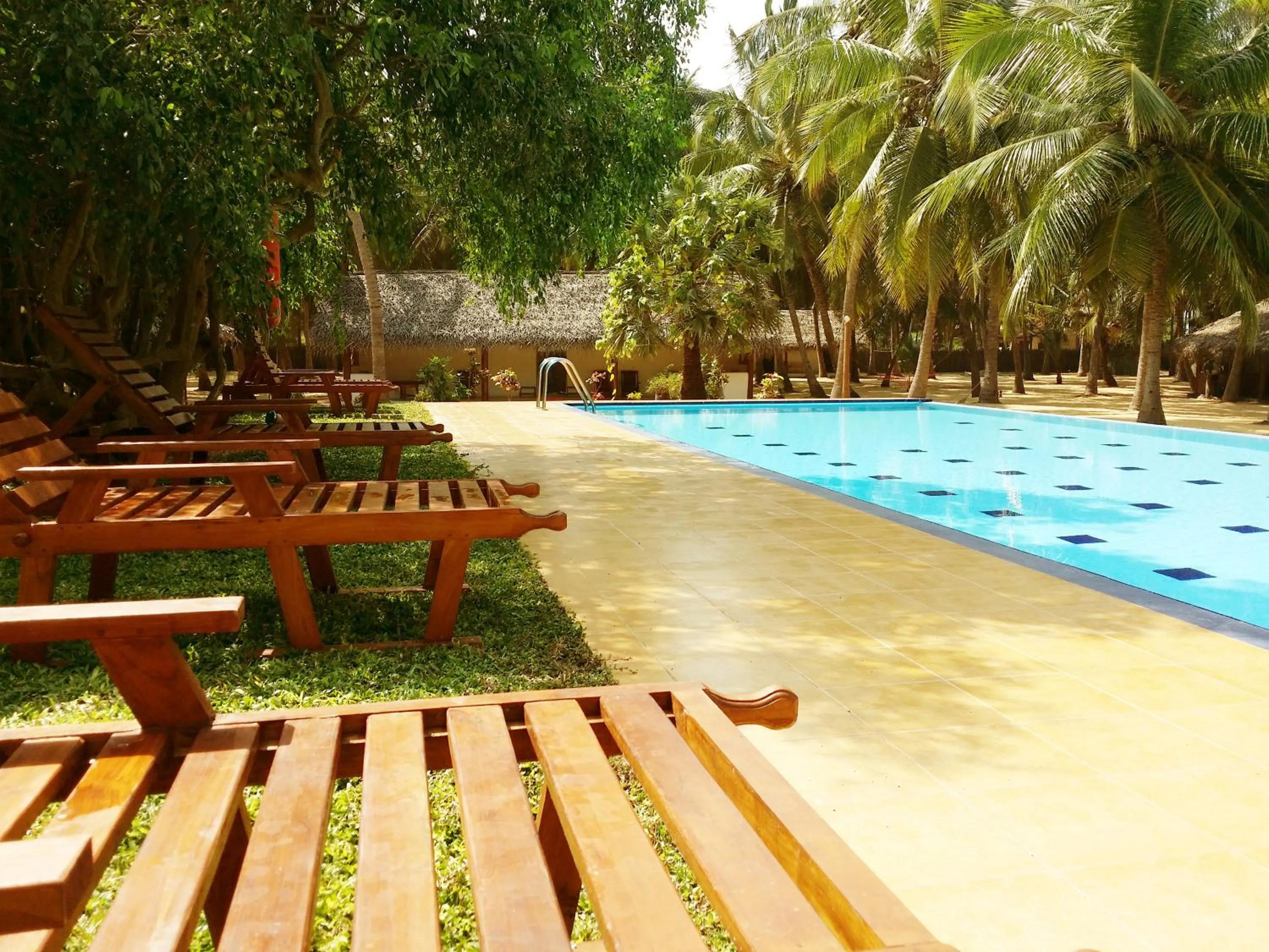 Day in Roshanne Beach Resort, Kalpitiya