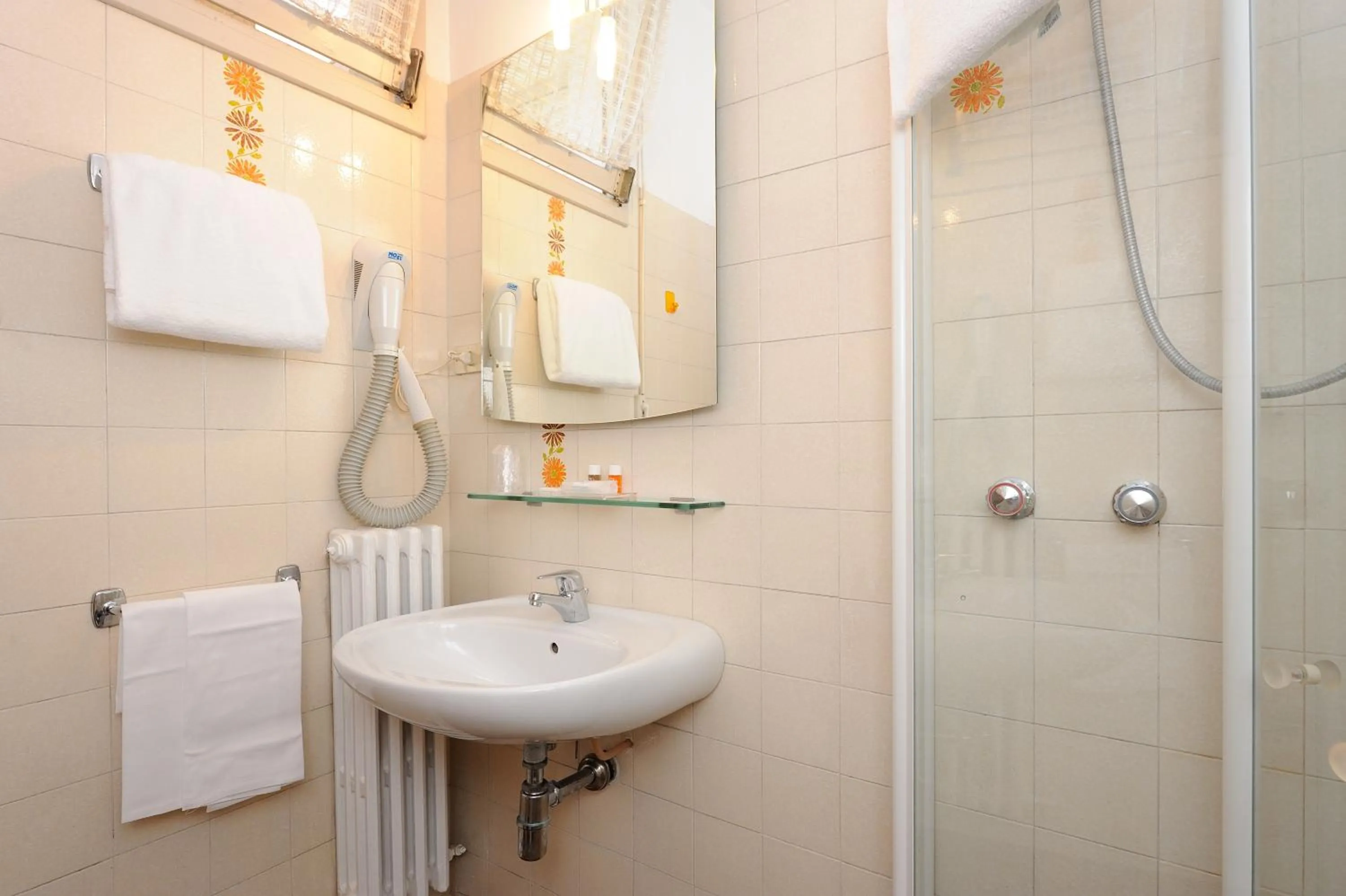 Bathroom in Hotel Frate Sole