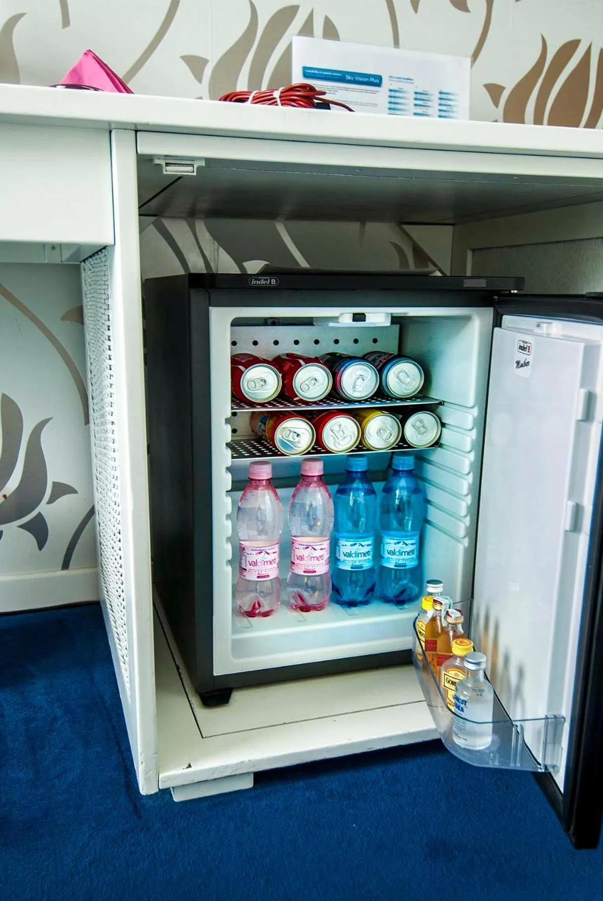 minibar in Hotel Mediterraneo