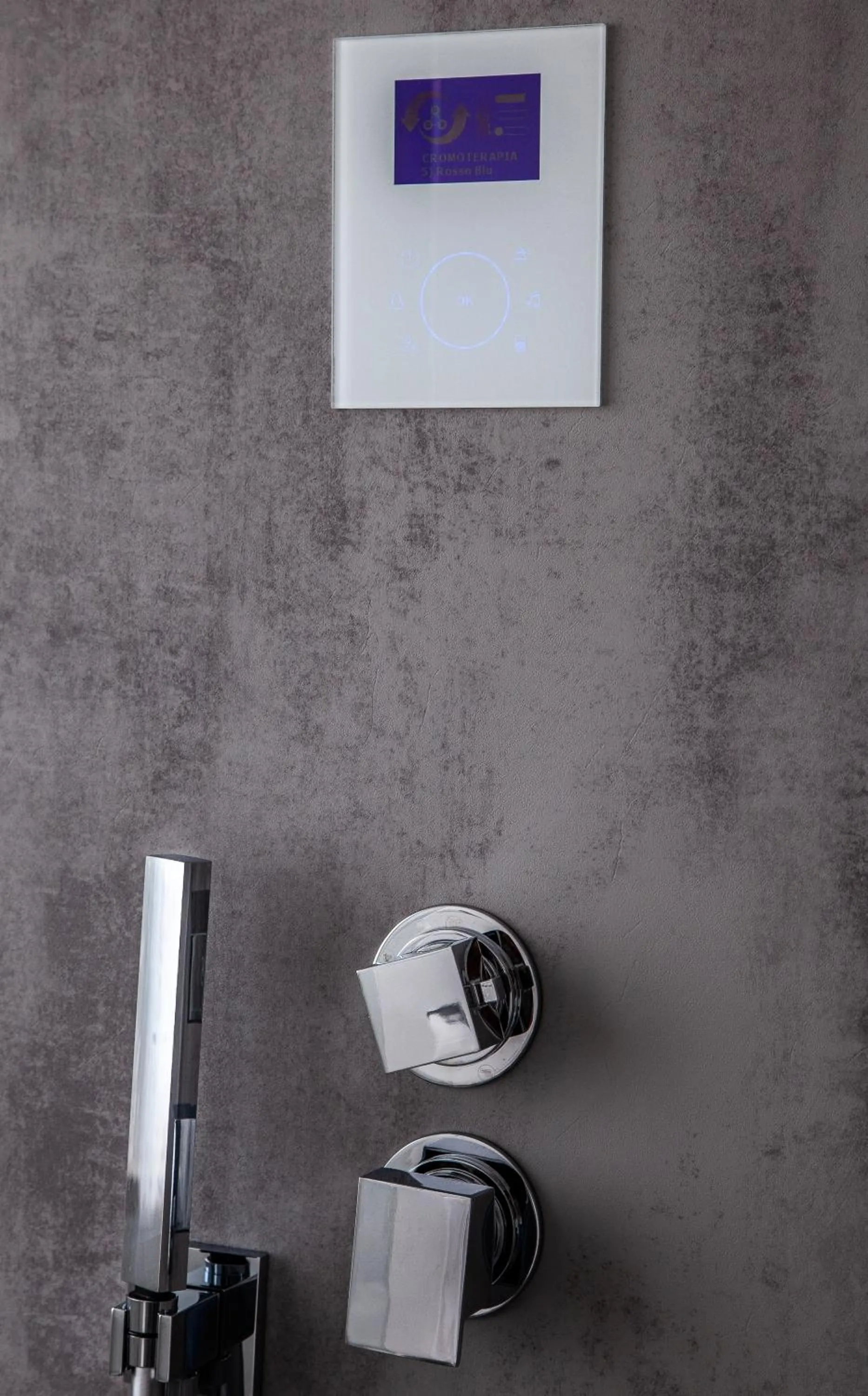 Shower in Hotel Mediterraneo