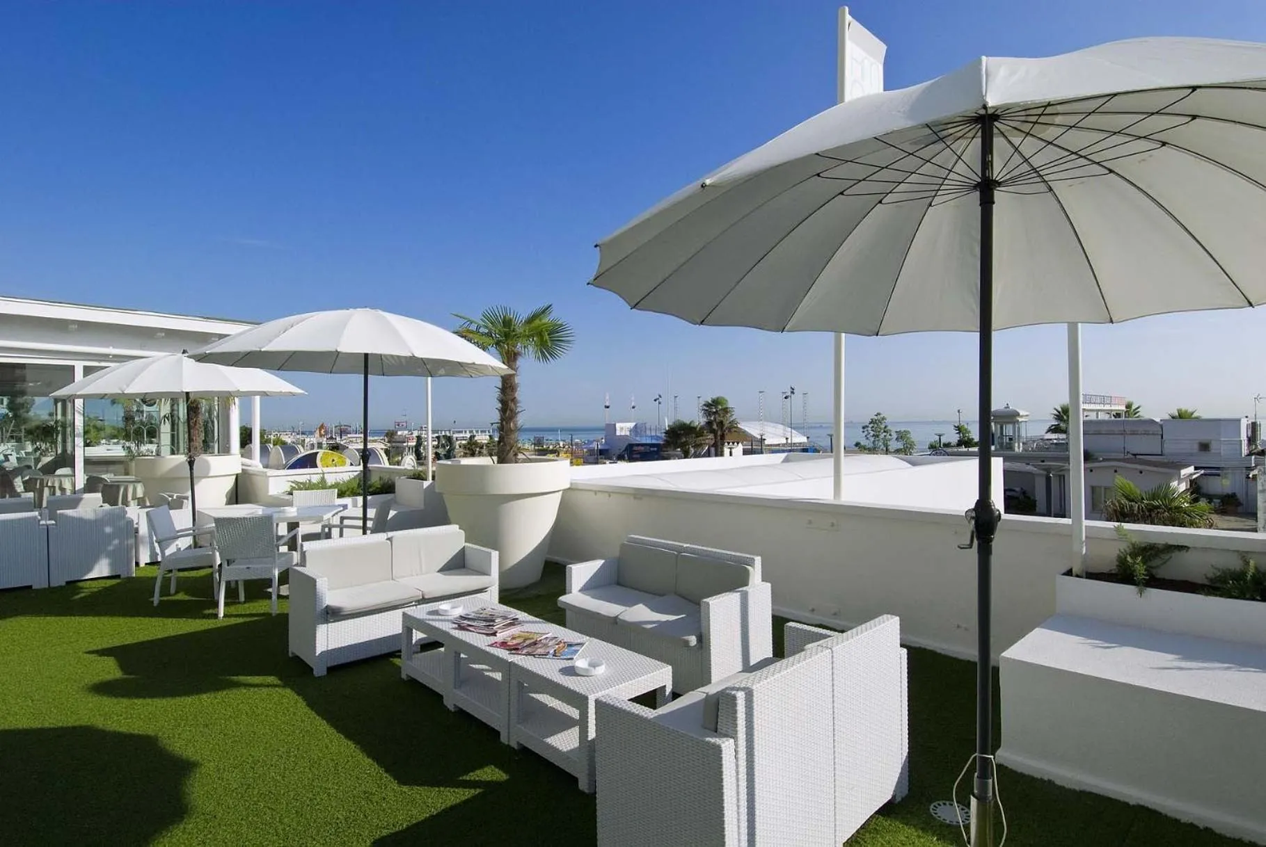 Solarium in Hotel Mediterraneo