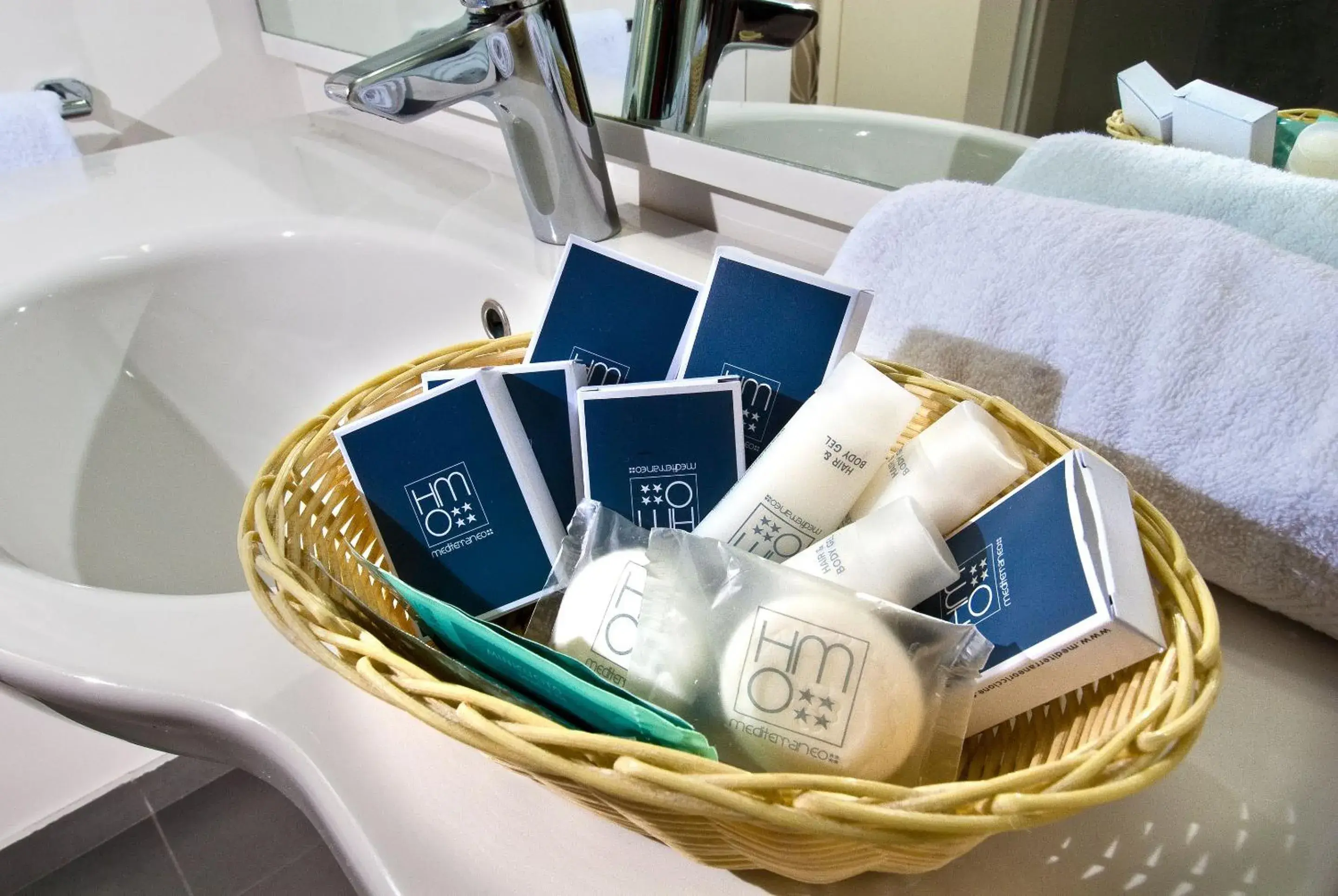 Quadruple Room with Sea View in Hotel Mediterraneo Quadruple Room with Sea View in Hotel Mediterraneo