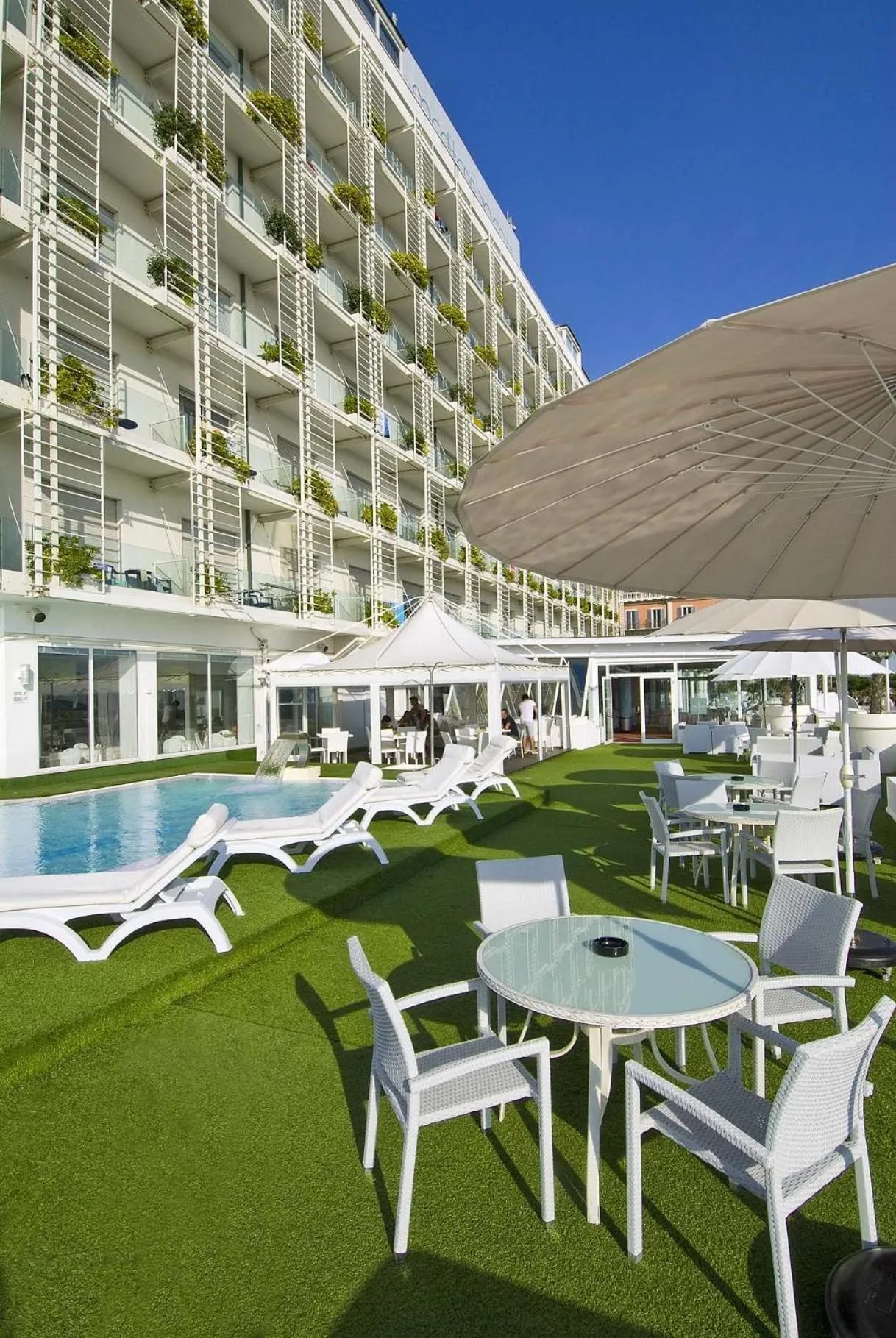 Solarium in Hotel Mediterraneo