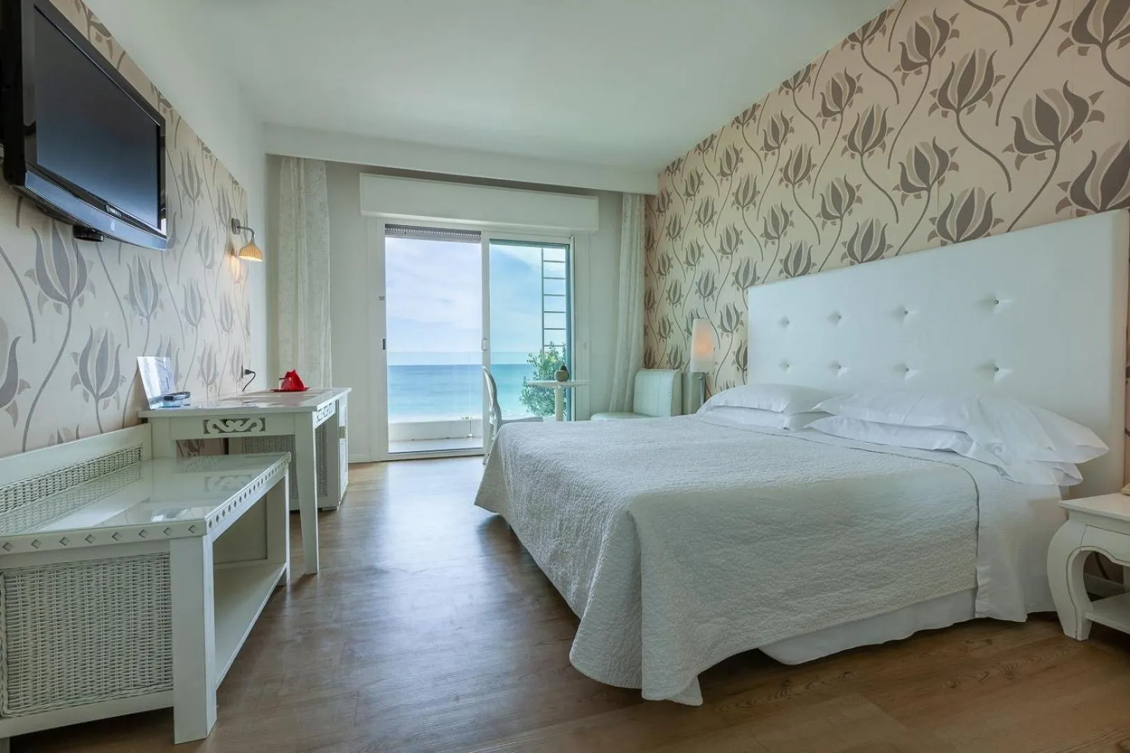 Bed in Hotel Mediterraneo