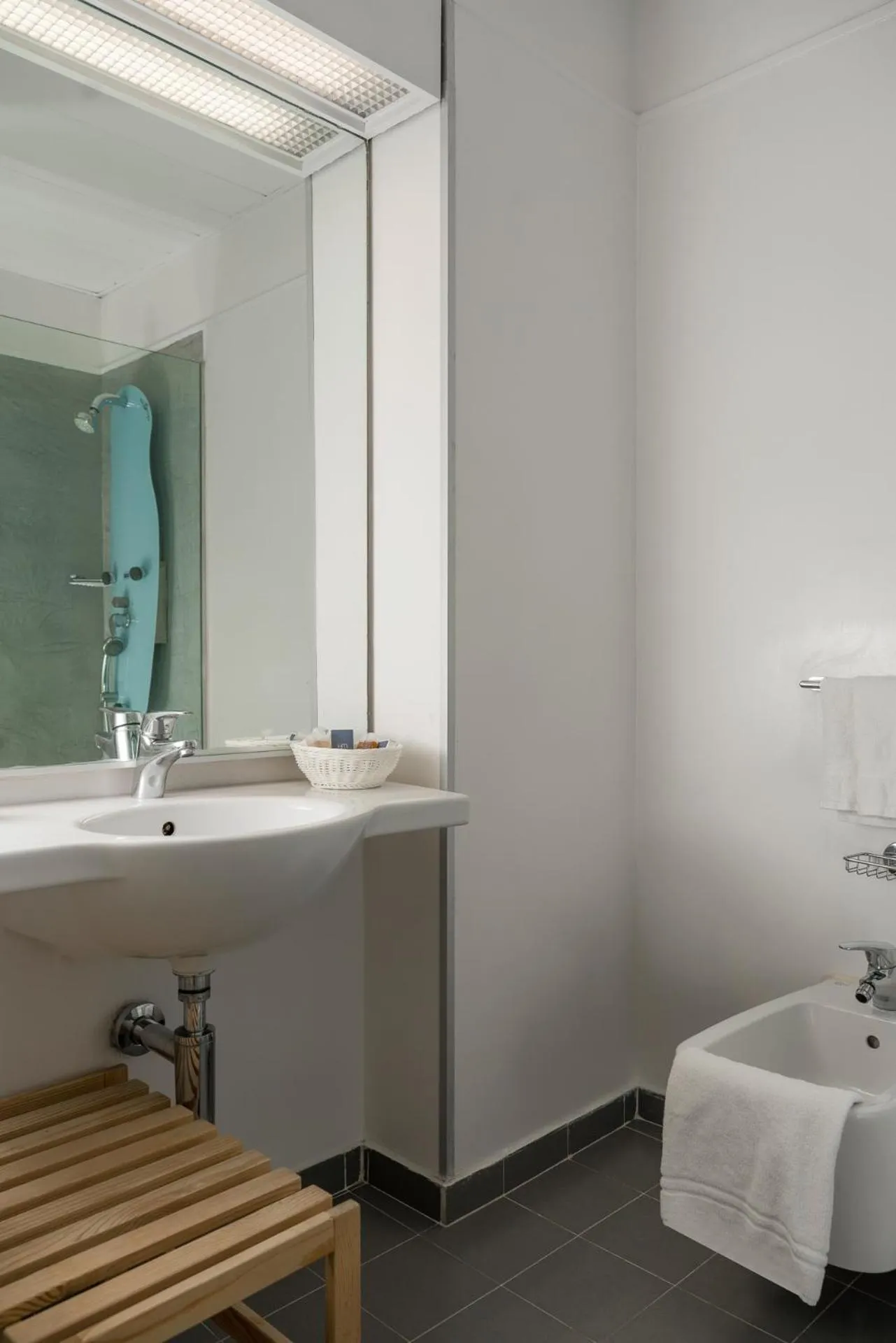 Bathroom in Hotel Mediterraneo