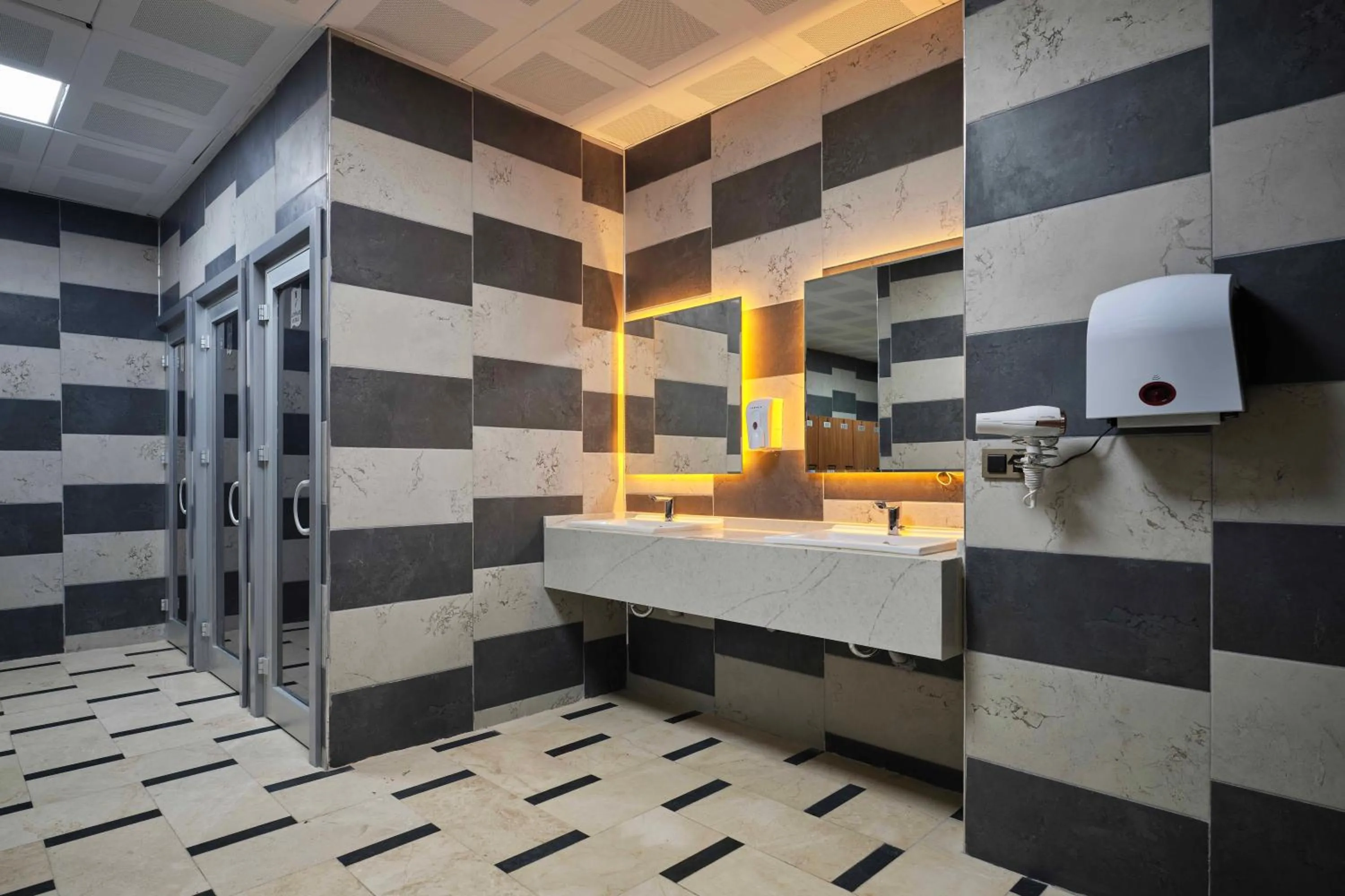 Shower in Dedeman Sanliurfa