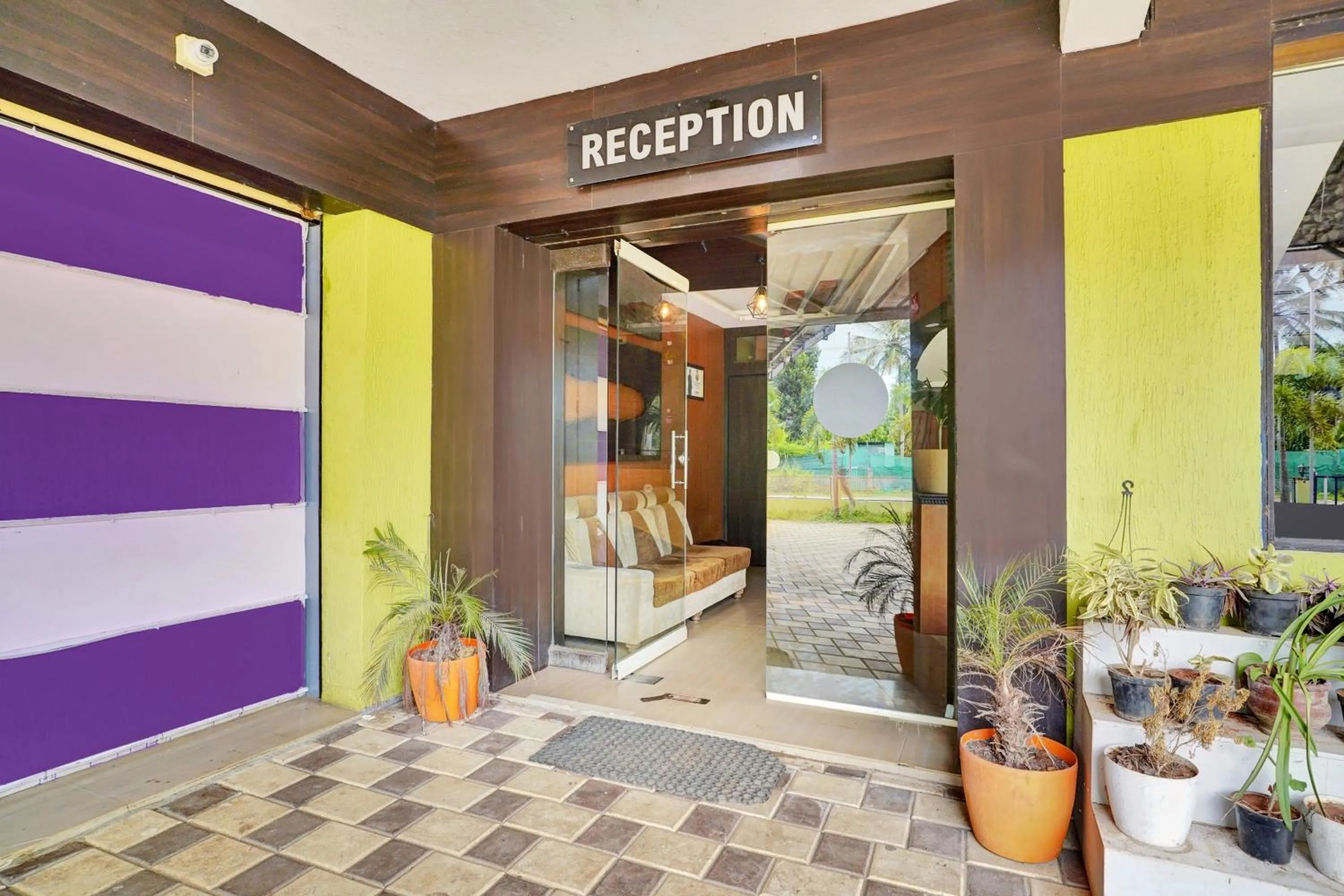 Facade/entrance in Super Collection O Coorg