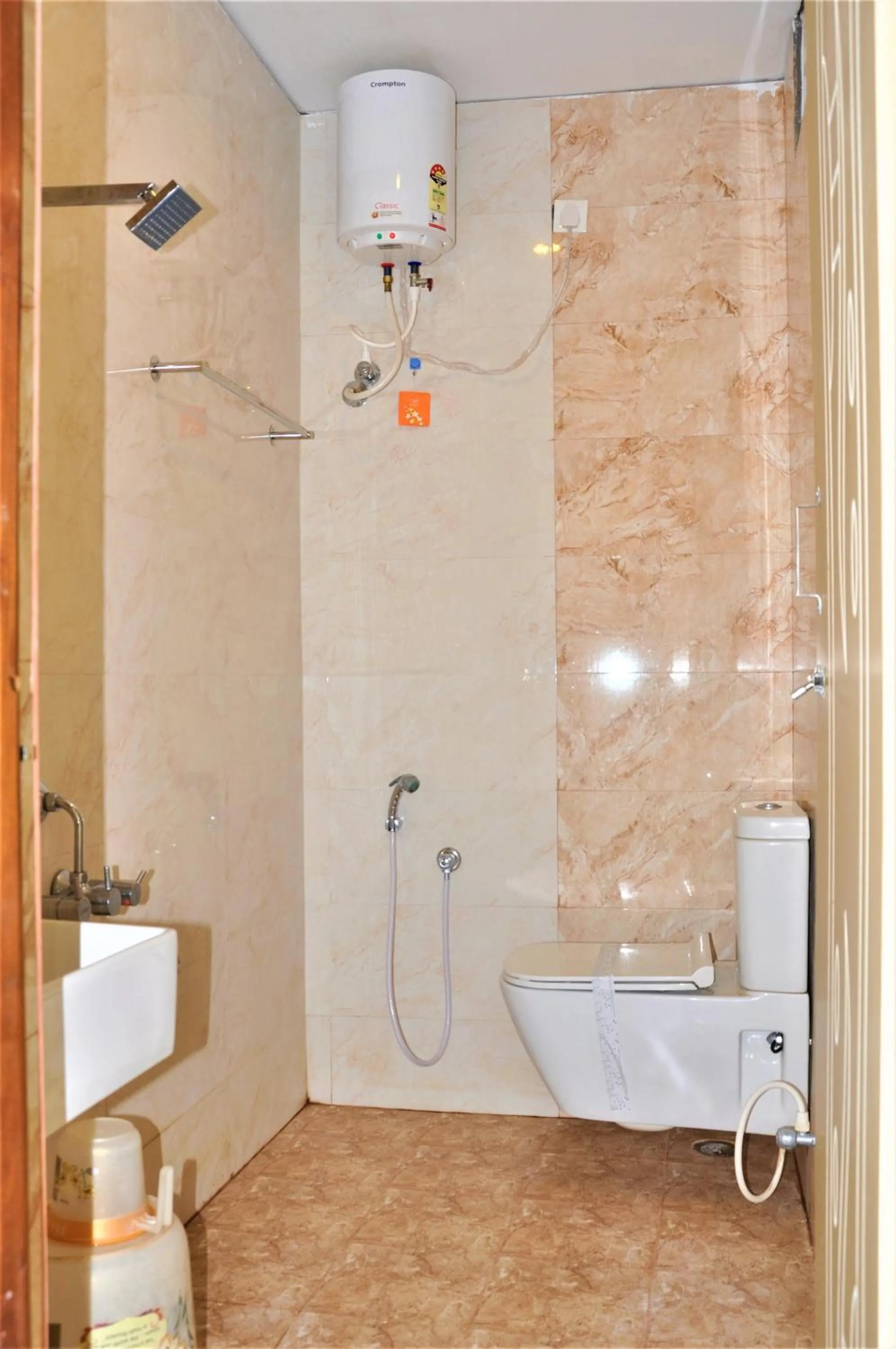 Srirathna Temple View Inn