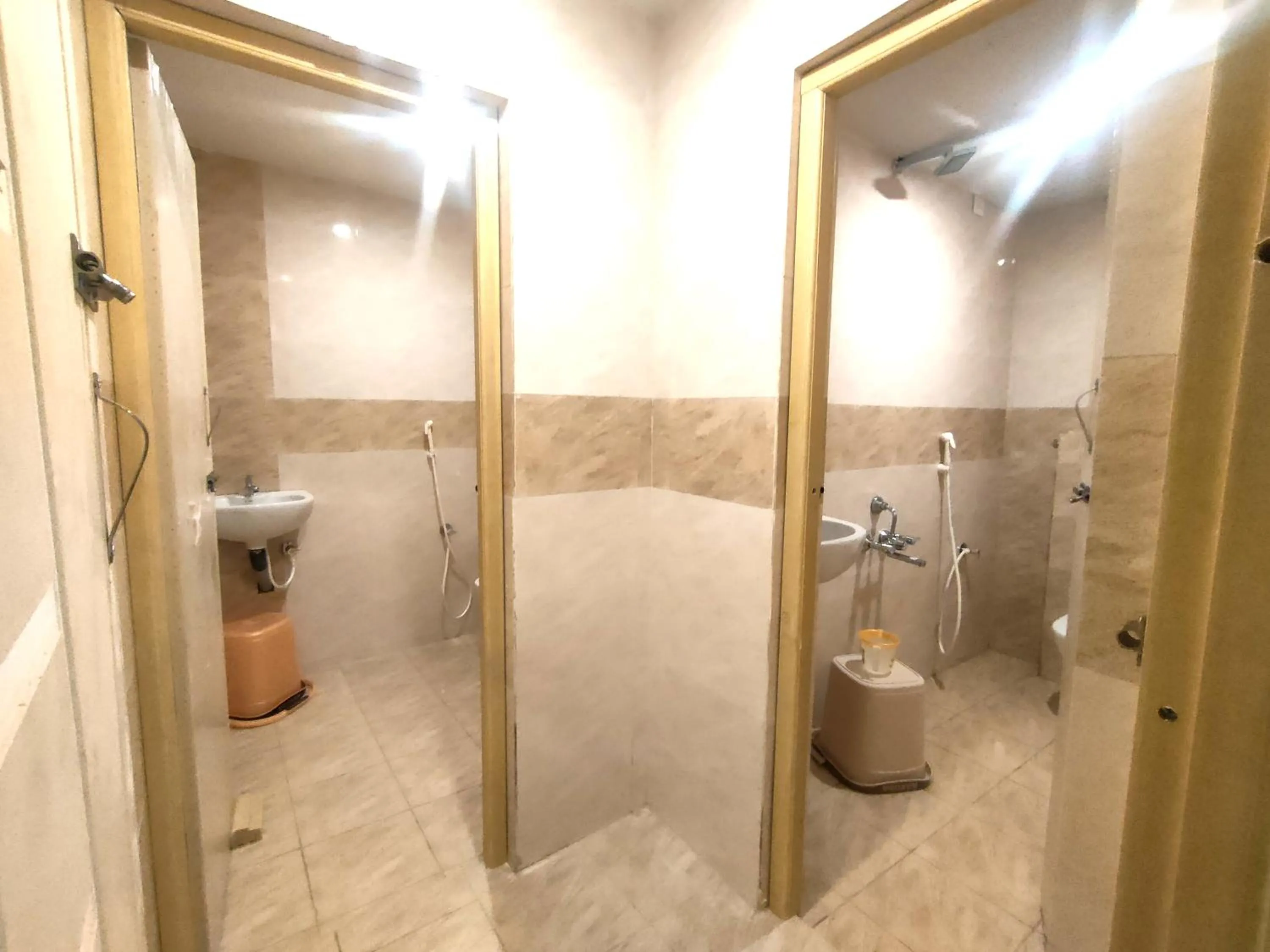 Srirathna Temple View Inn