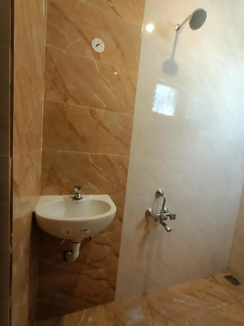 Srirathna Temple View Inn