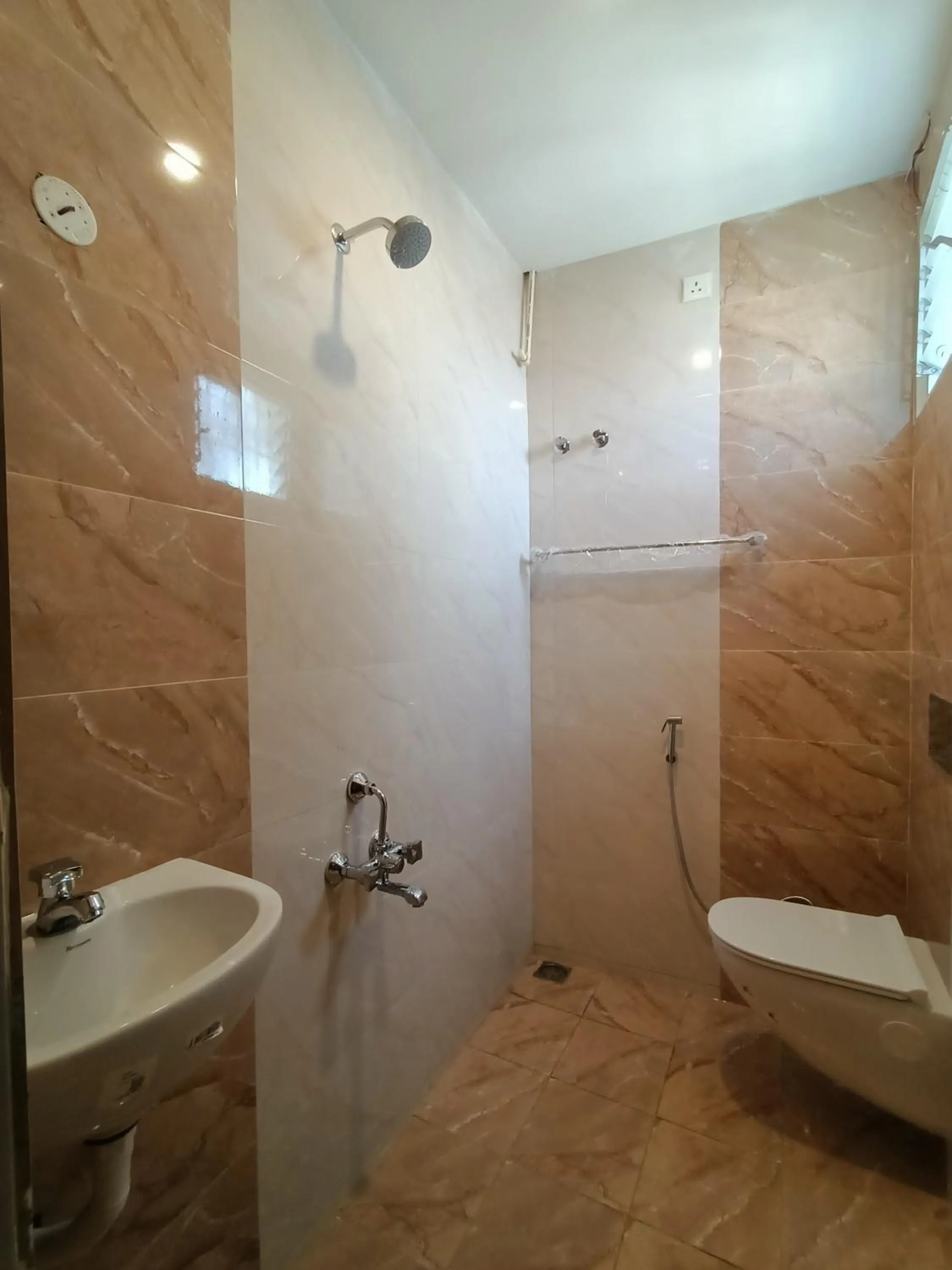 Srirathna Temple View Inn