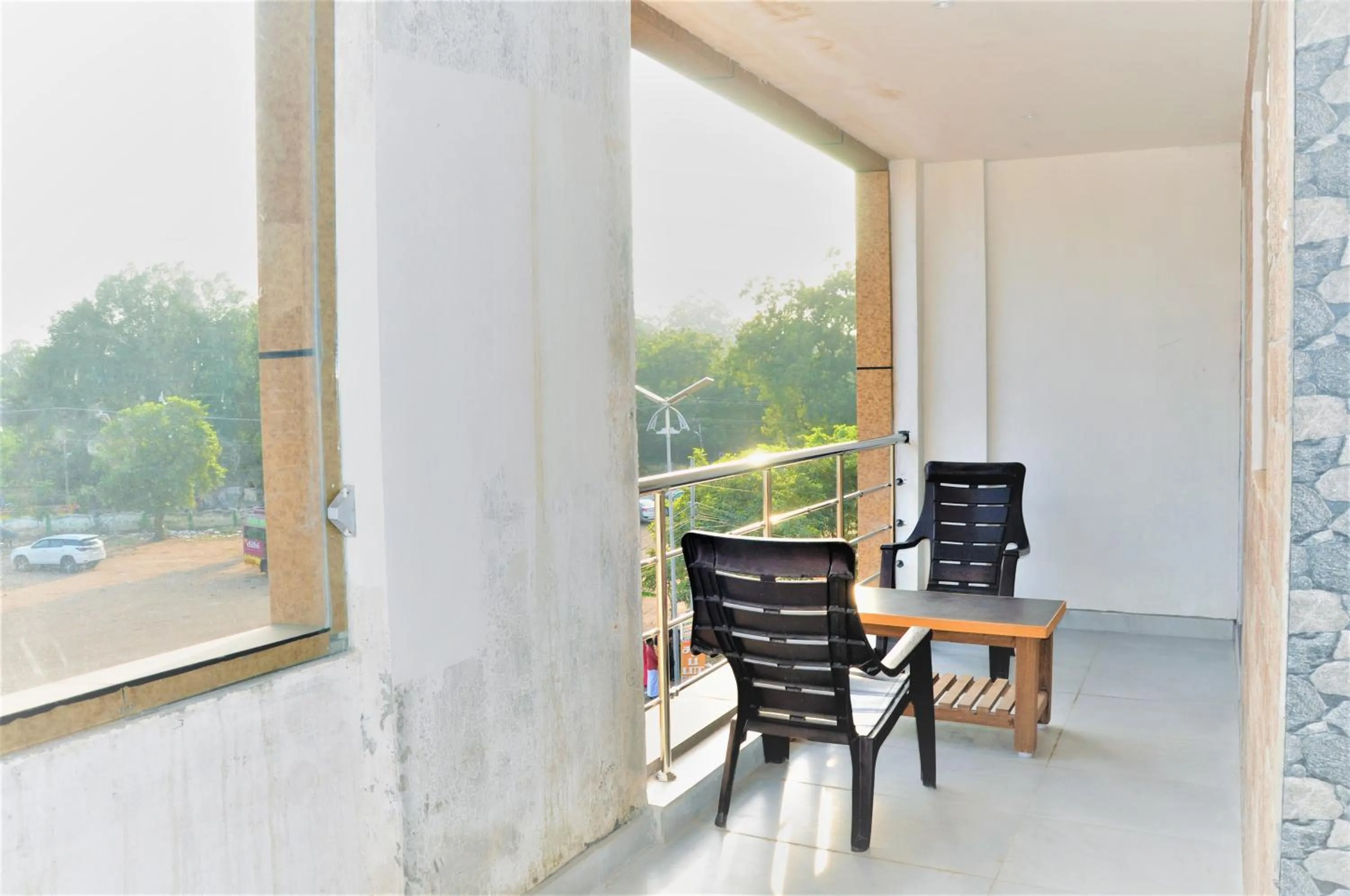 Srirathna Temple View Inn