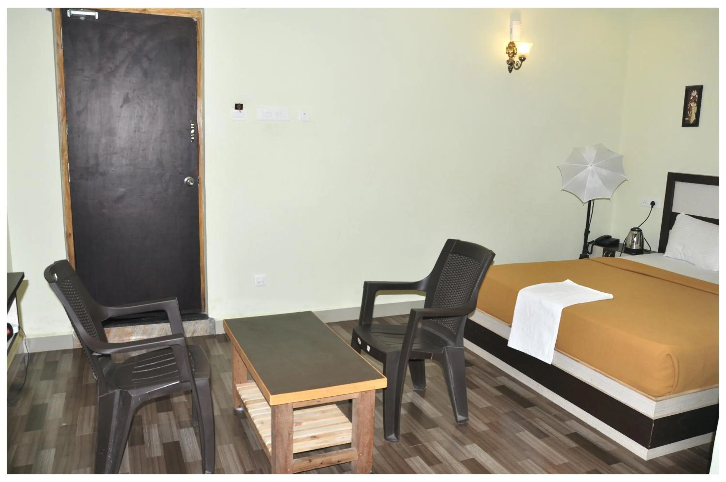 Bed in Srirathna Temple View Inn