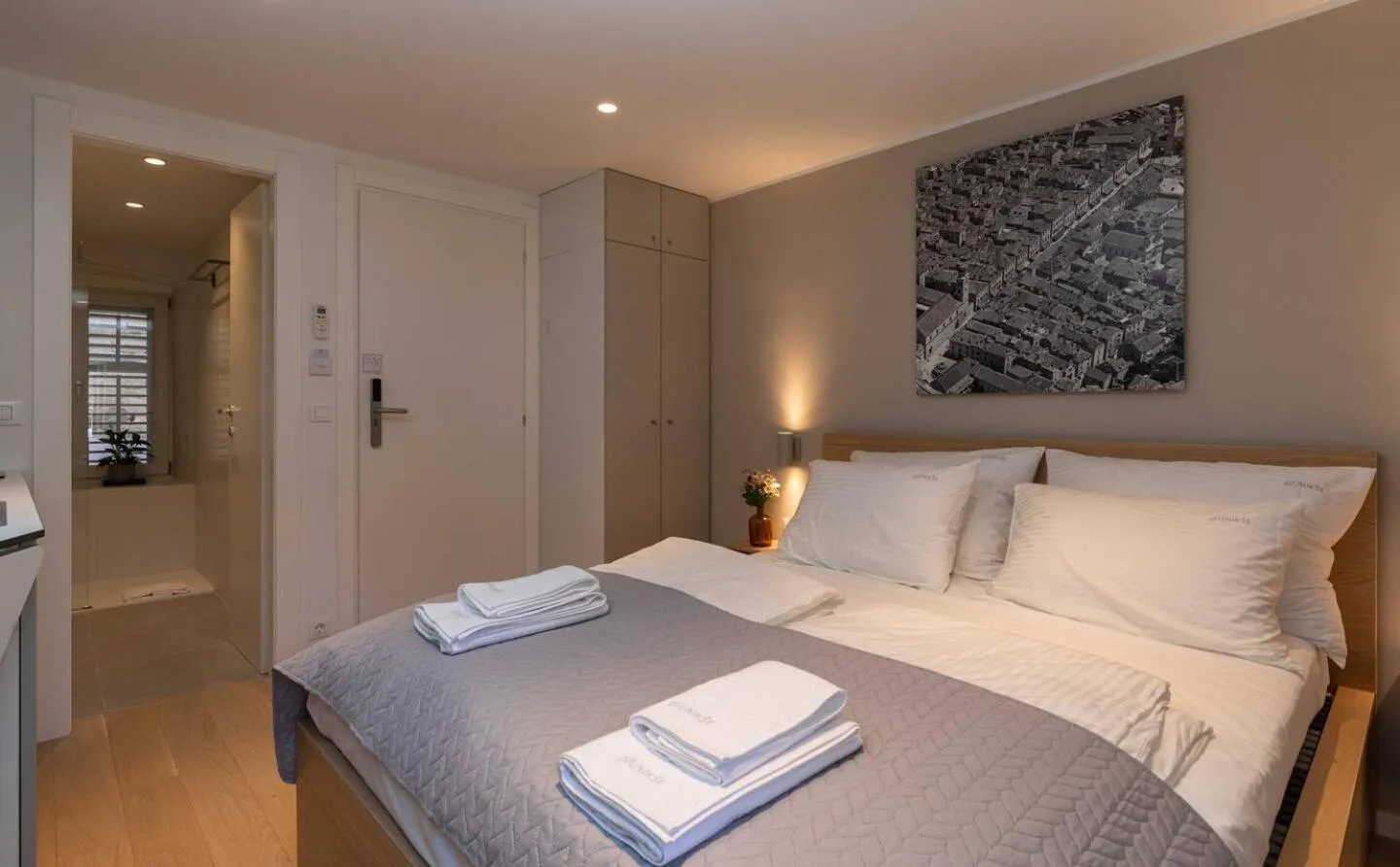 Bed in Old Town Apartments u nikse