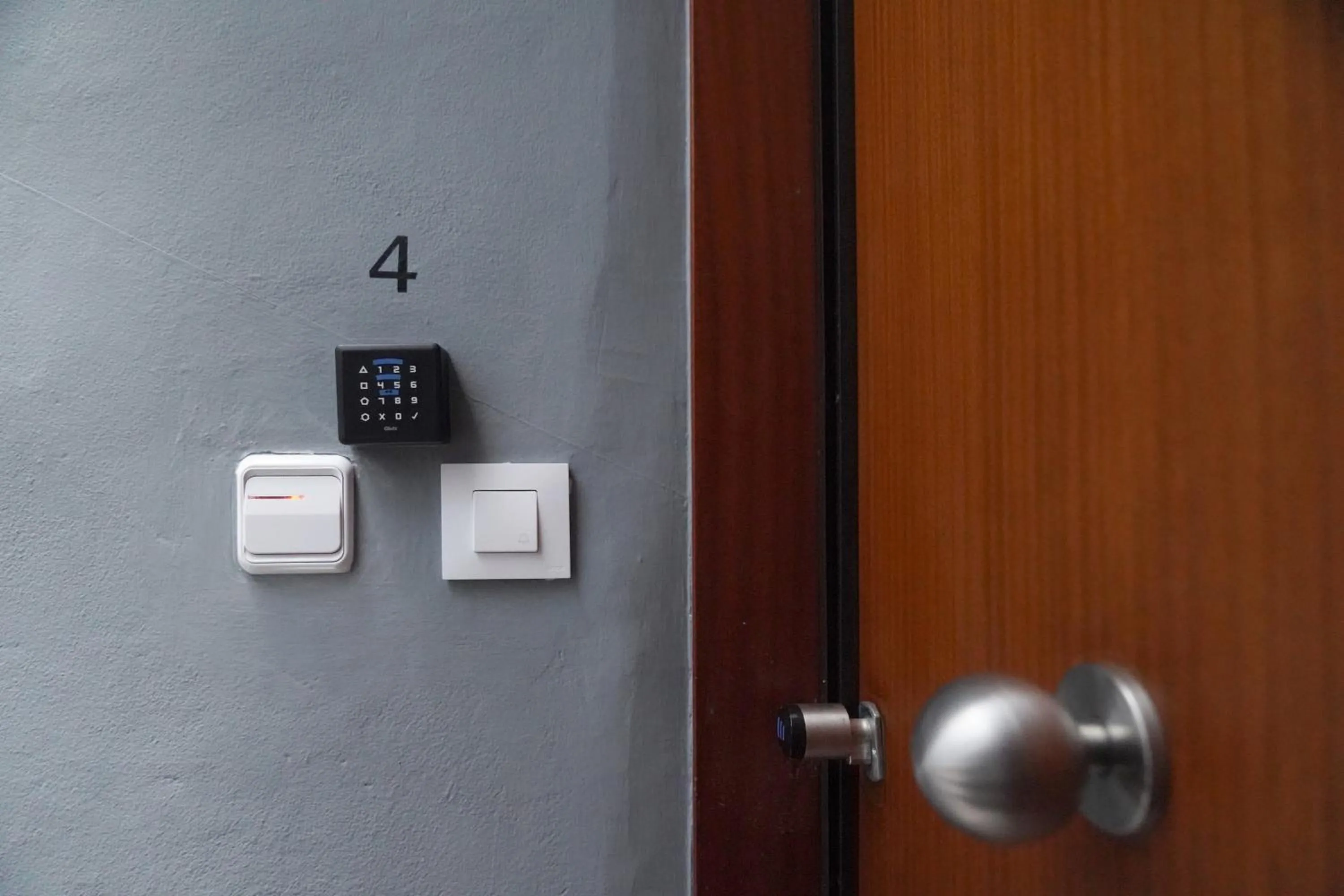 Logo/Certificate/Sign in Numa Barcelona Lustre