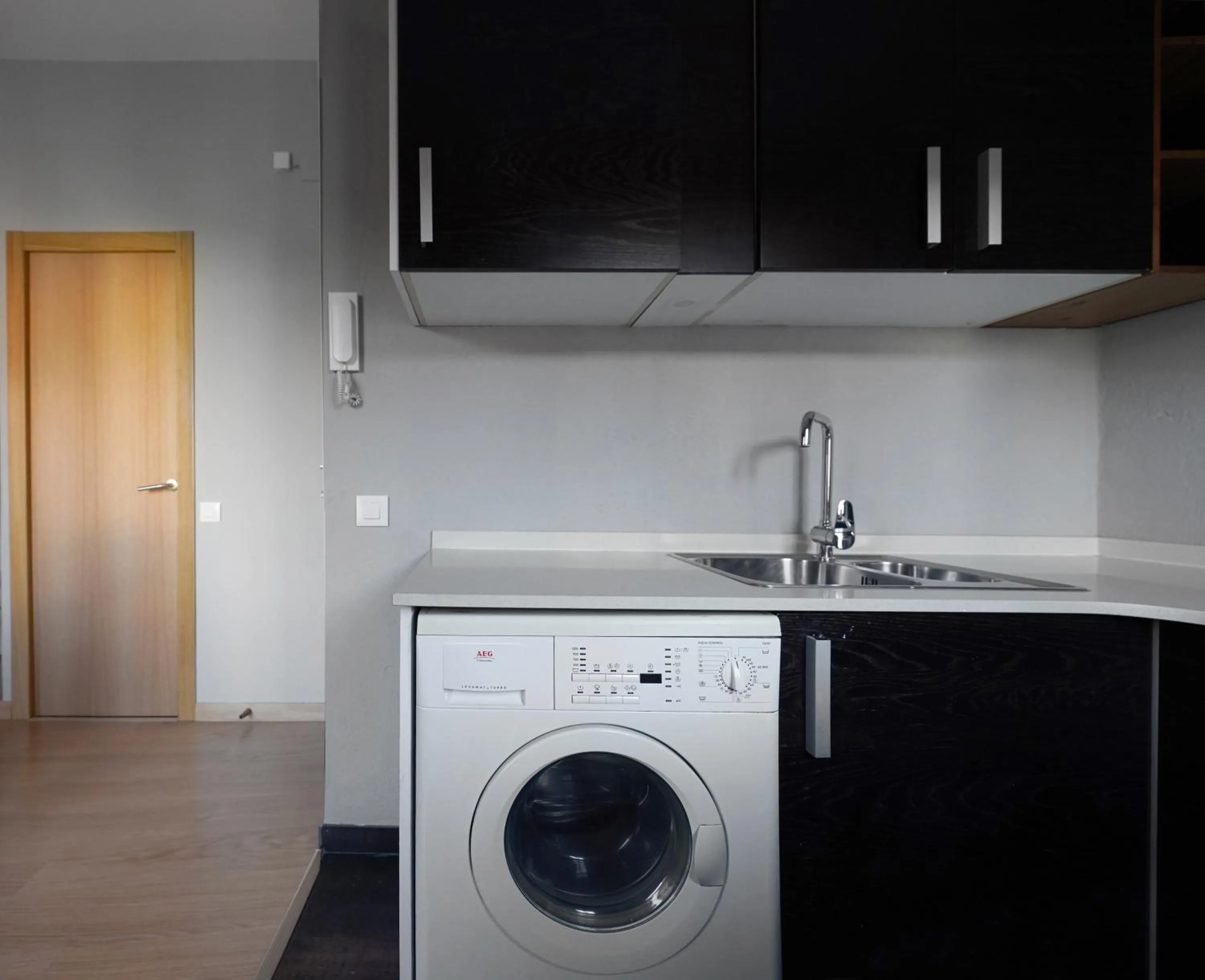 Kitchen or kitchenette in Numa Barcelona Lustre