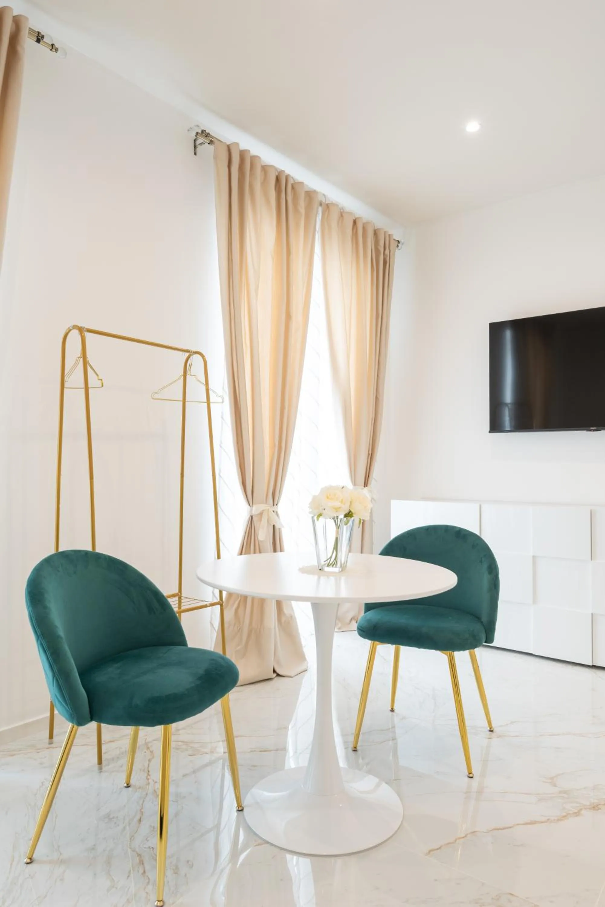 Seating area in Quattro Perle