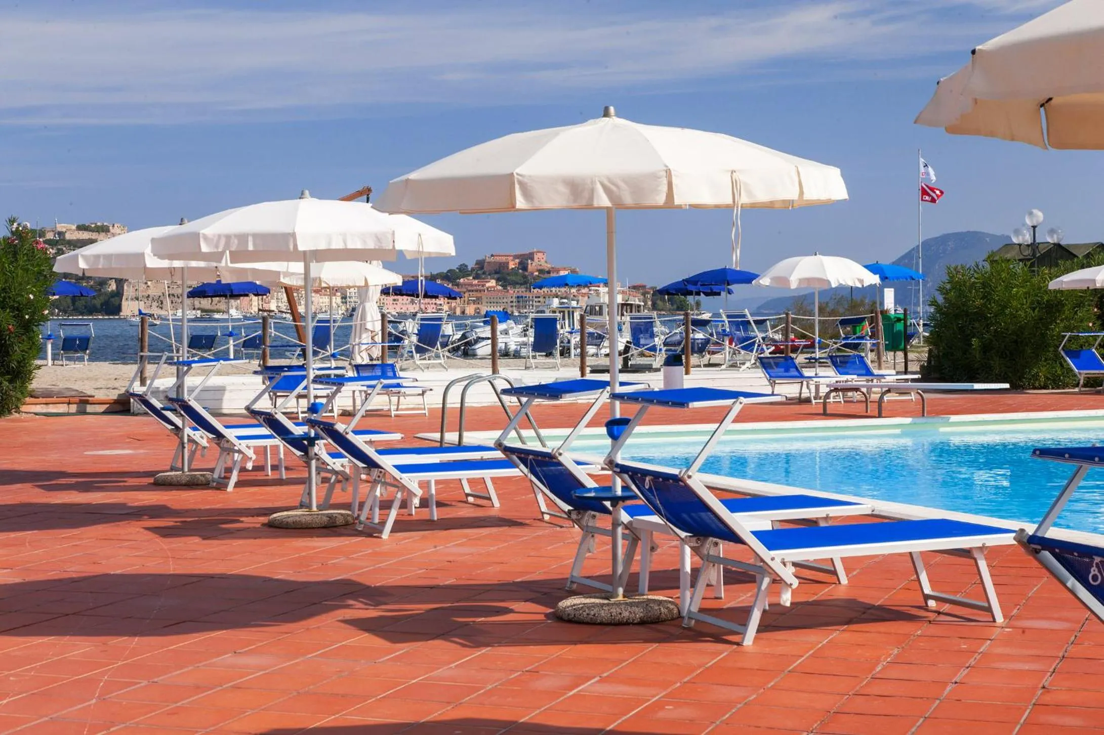 Swimming pool in Hotel Airone isola d'Elba