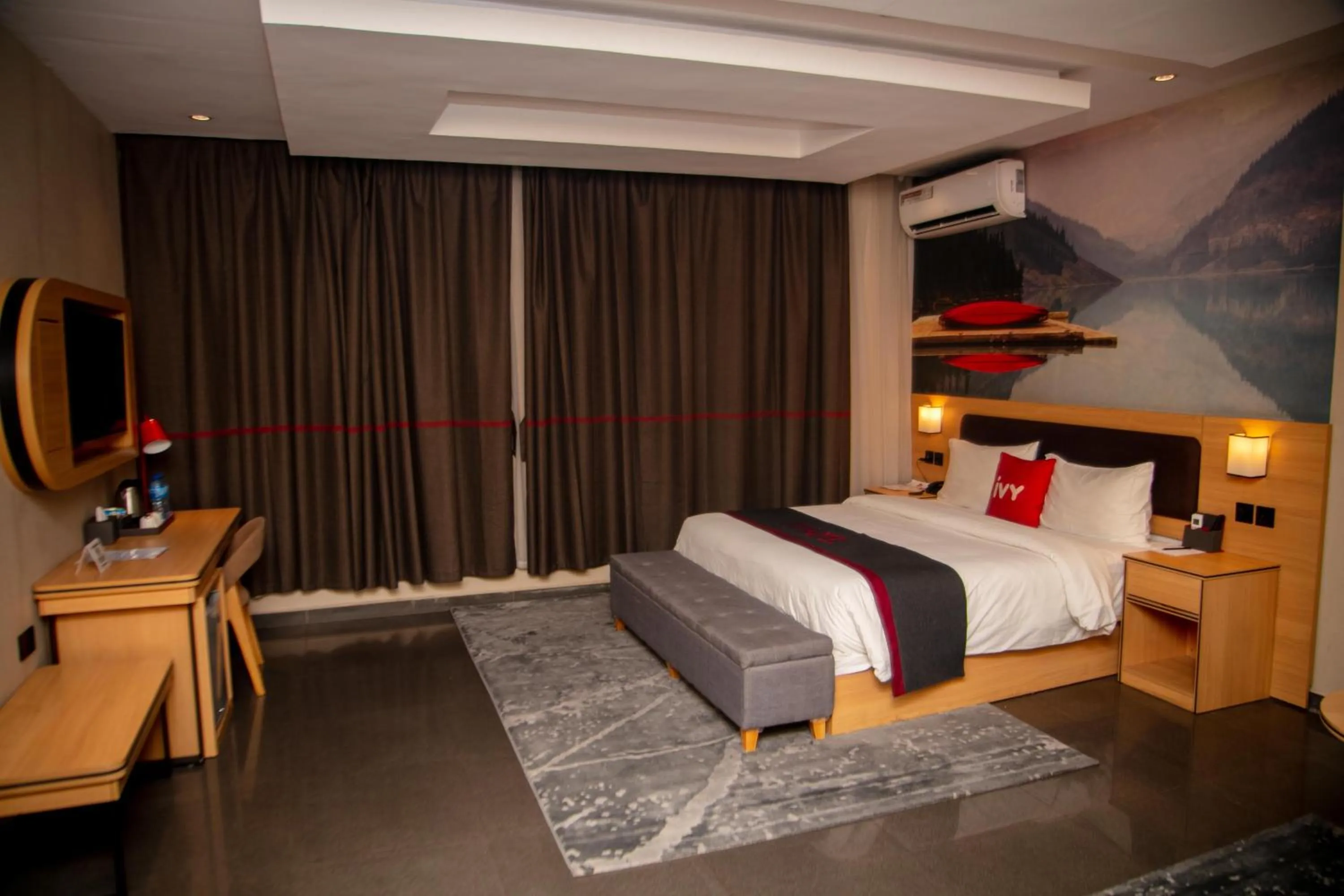 Bed in Ivy Hotel Emerald