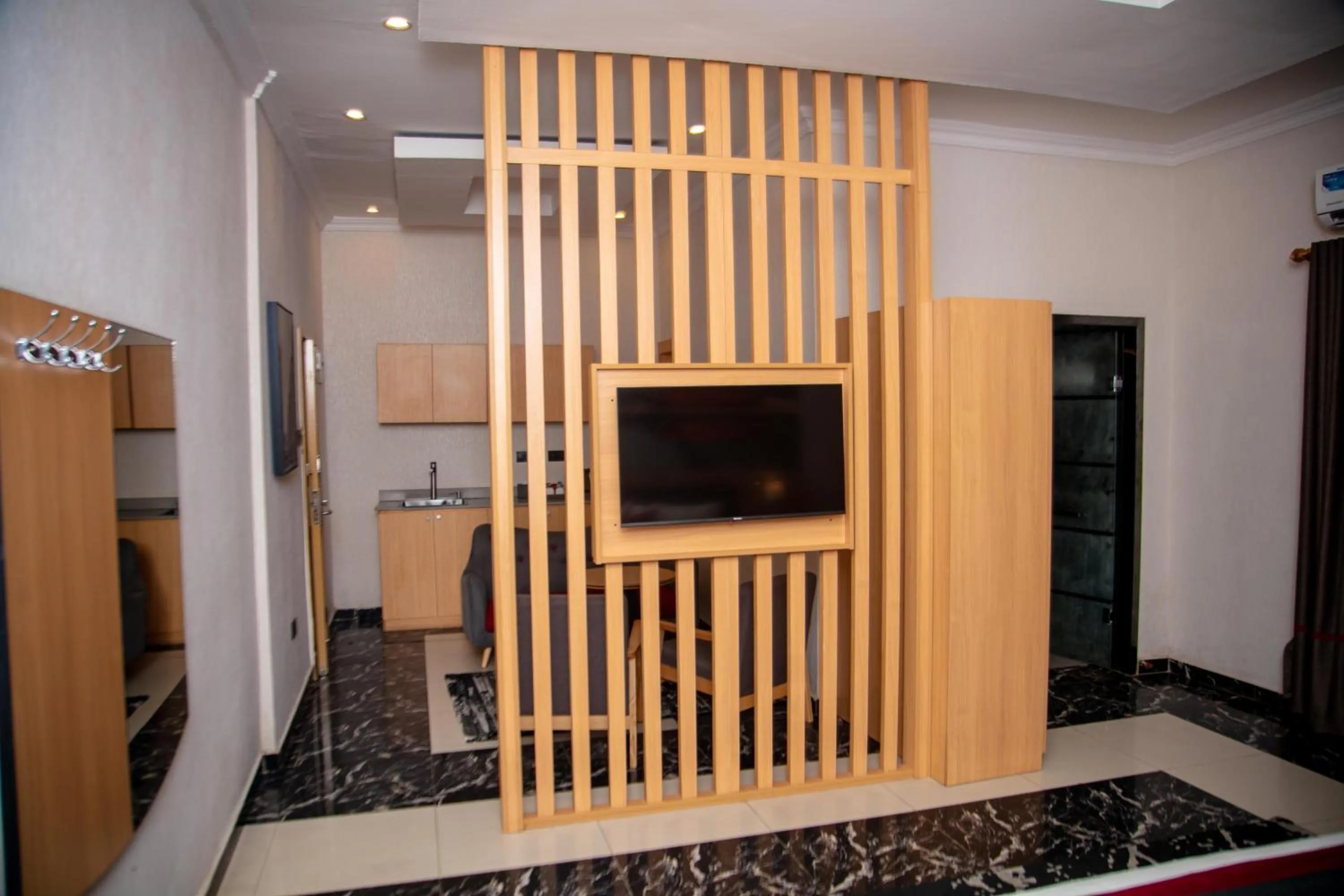 Bed in Ivy Hotel Emerald