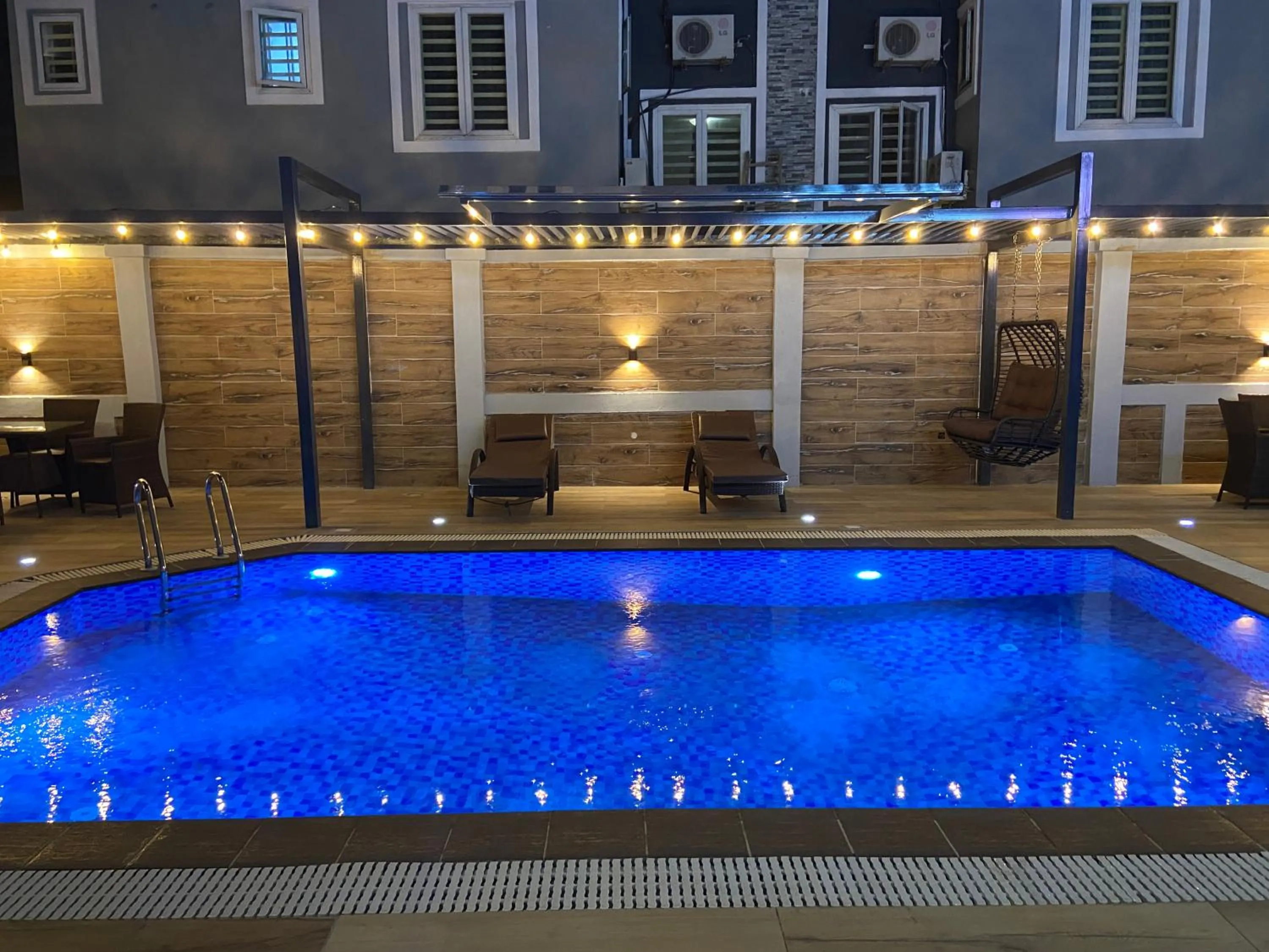 Pool view in Ivy Hotel Emerald