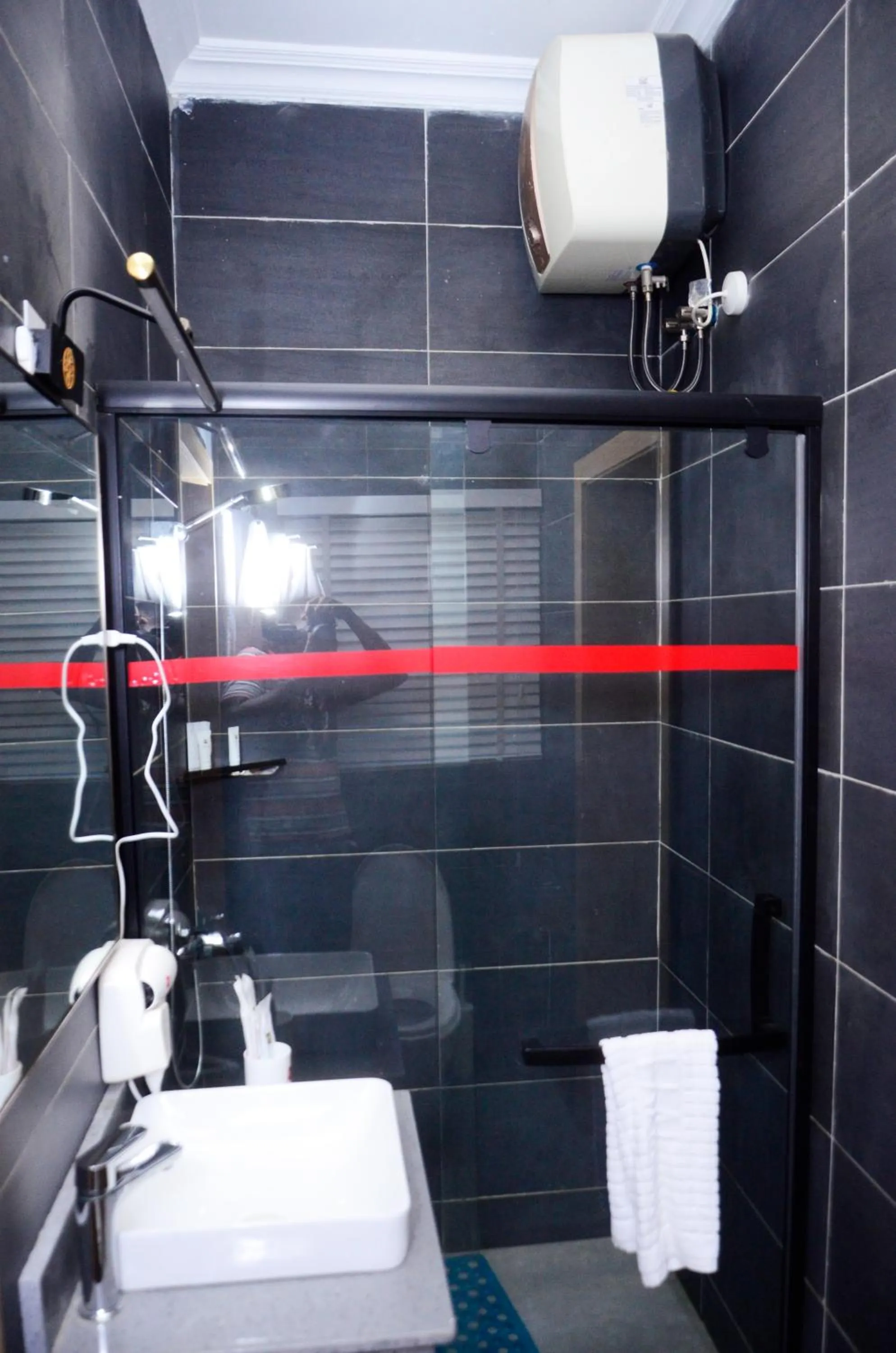 Shower in Ivy Hotel Emerald