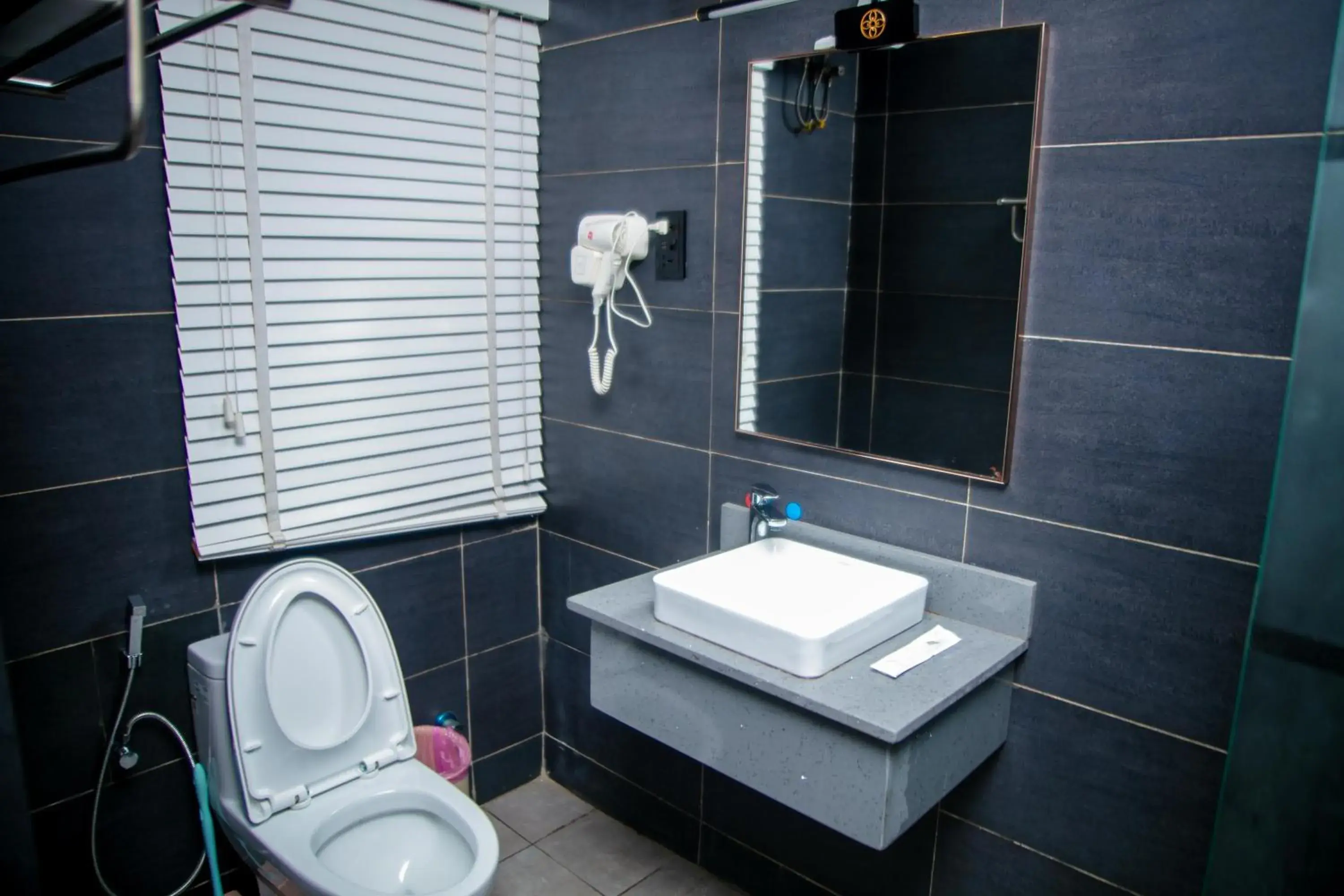 Single Room with Bathroom in Ivy Hotel Emerald Single Room with Bathroom in Ivy Hotel Emerald