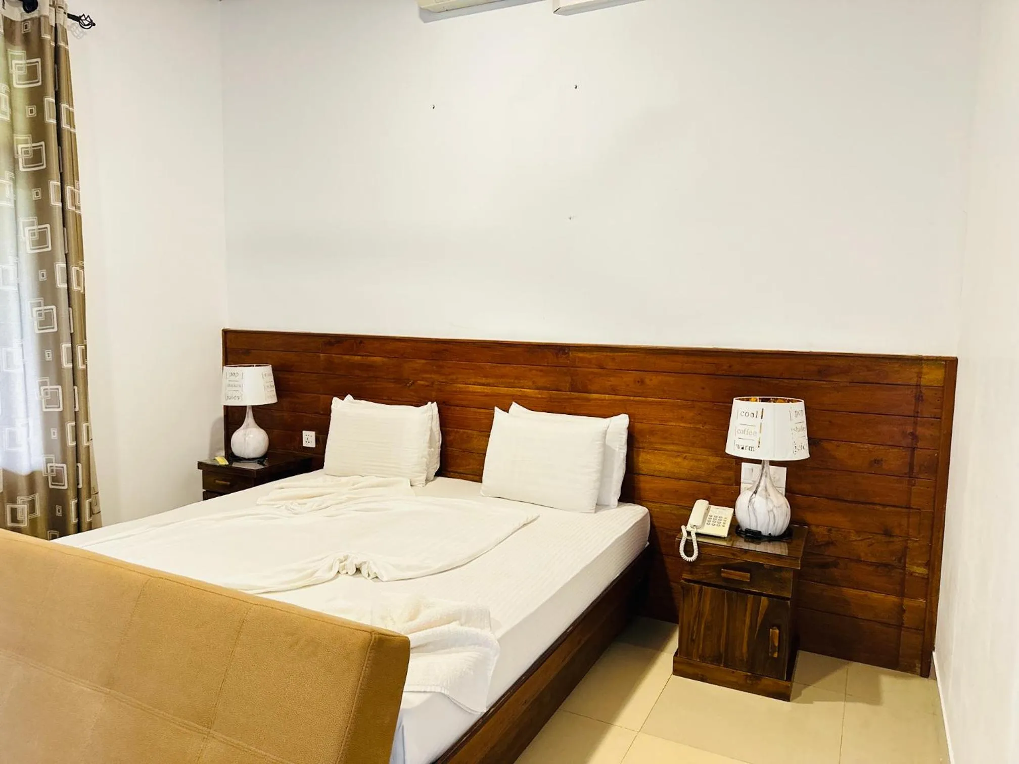 Bed in Gamodh Citadel Resort