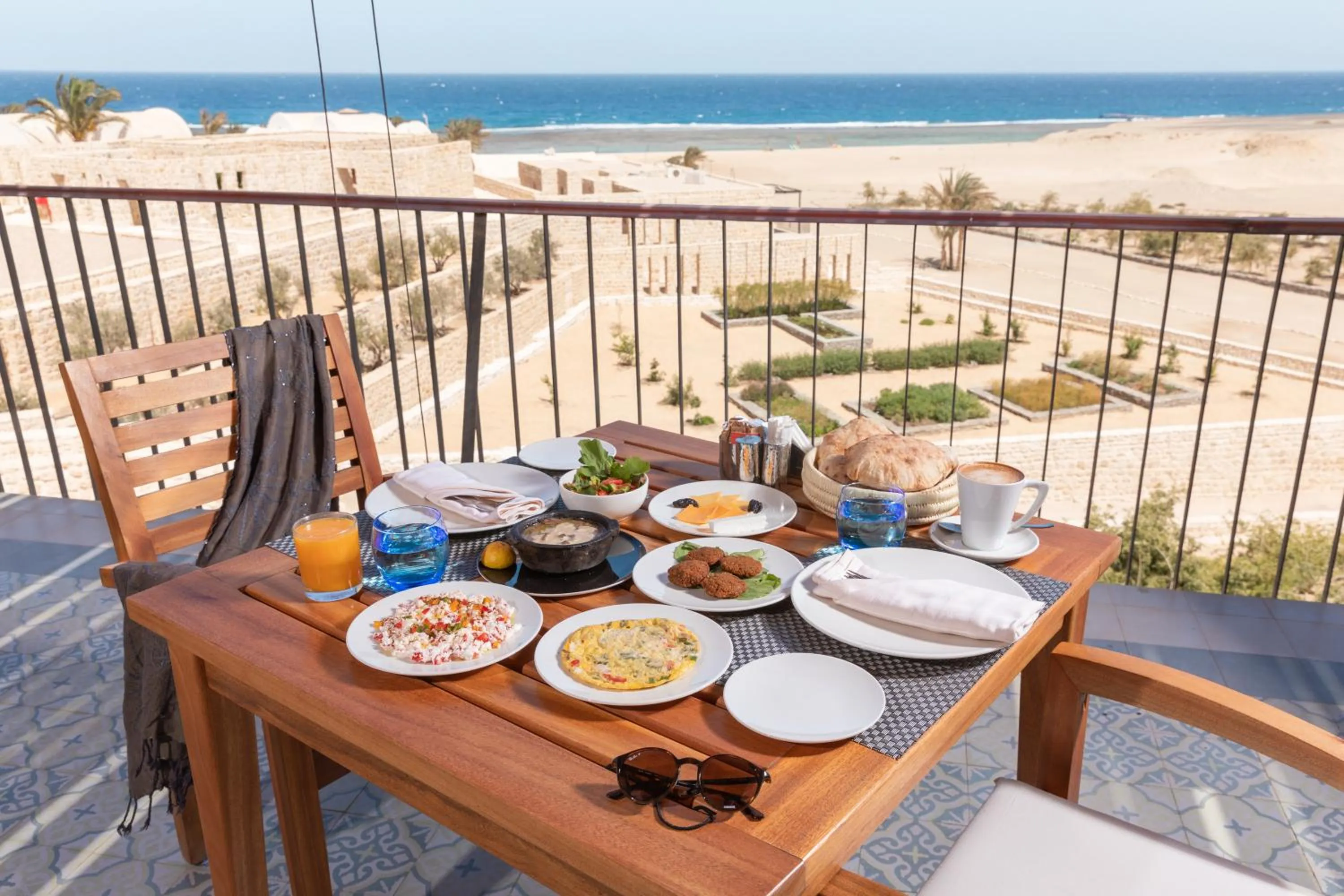 Breakfast in Wadi Sabarah Lodge