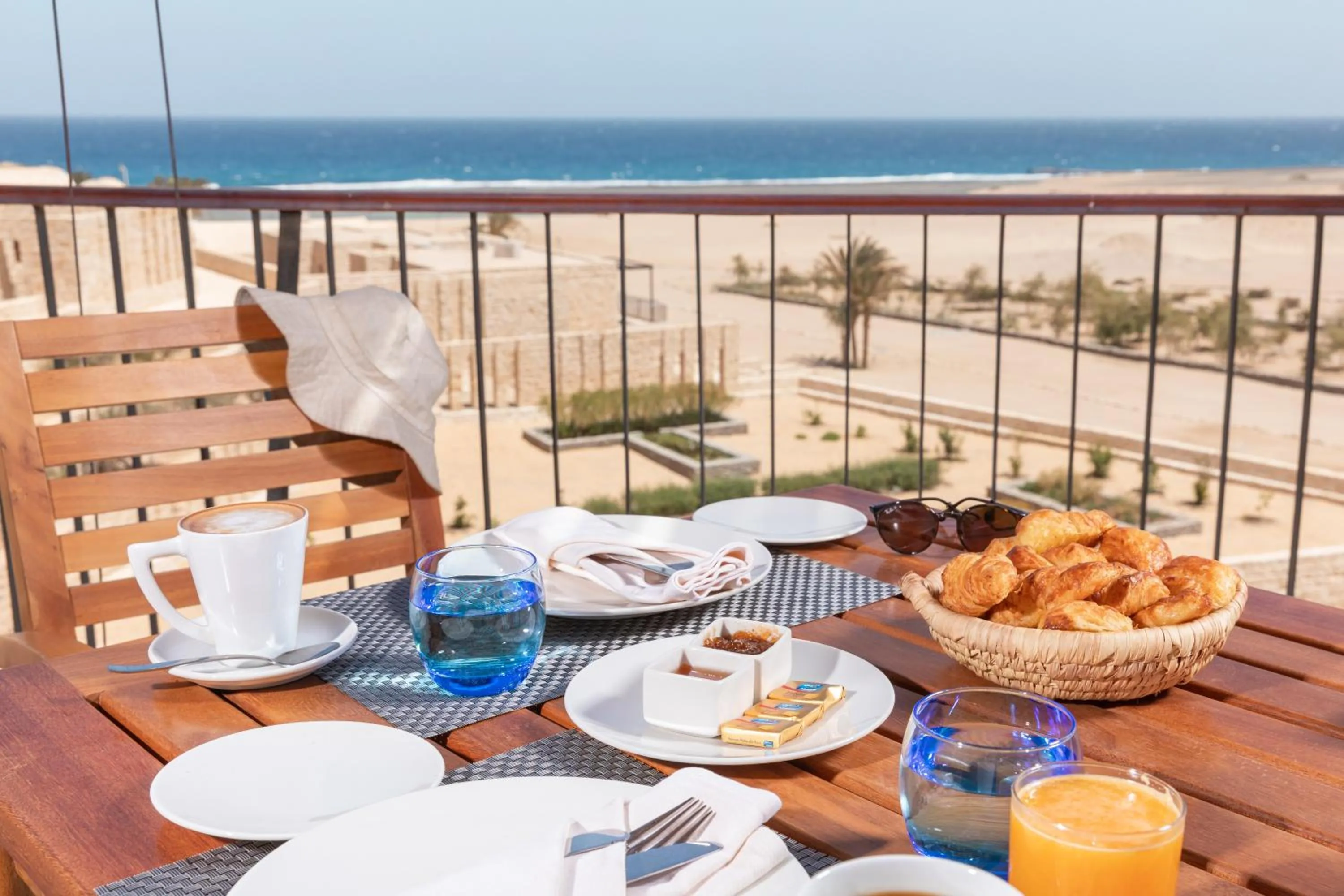 Breakfast in Wadi Sabarah Lodge